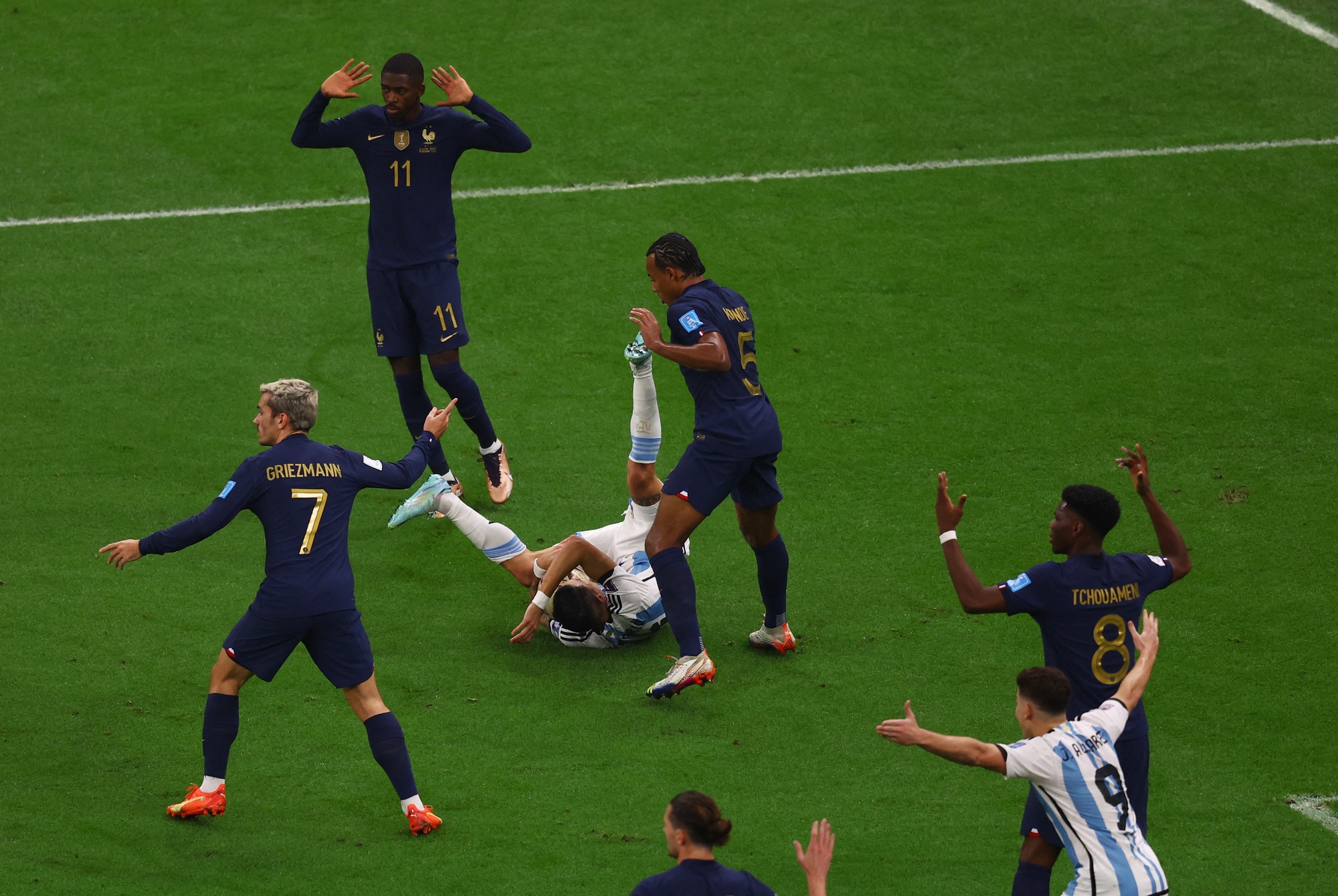 Cầu thủ n&agrave;o chơi tệ nhất trận Chung kết World Cup 2022? - Ảnh 4.