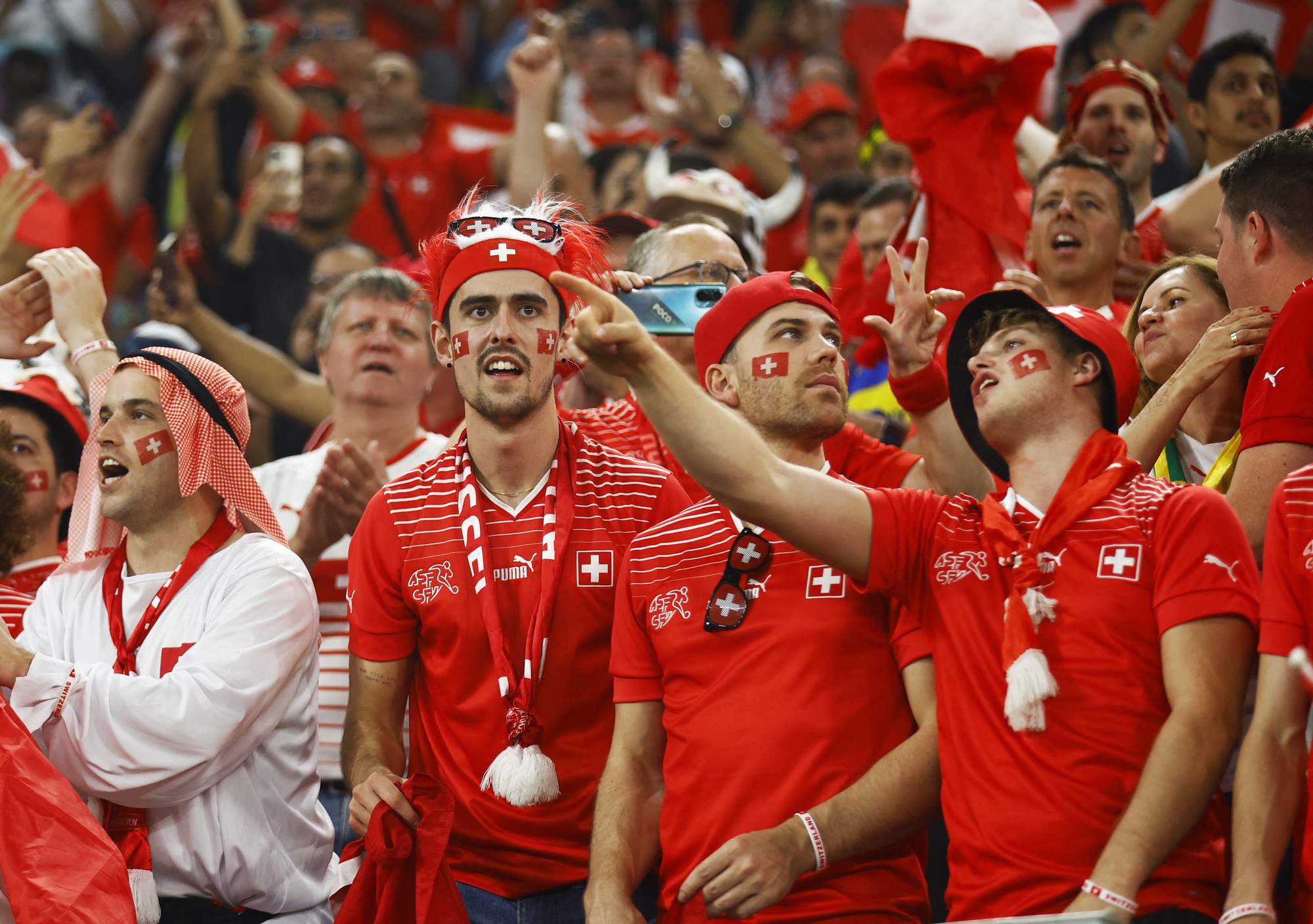 Vượt qua Serbia, Thụy Sĩ gi&agrave;nh suất v&agrave;o v&ograve;ng 1/8 World Cup 2022 - Ảnh 10.