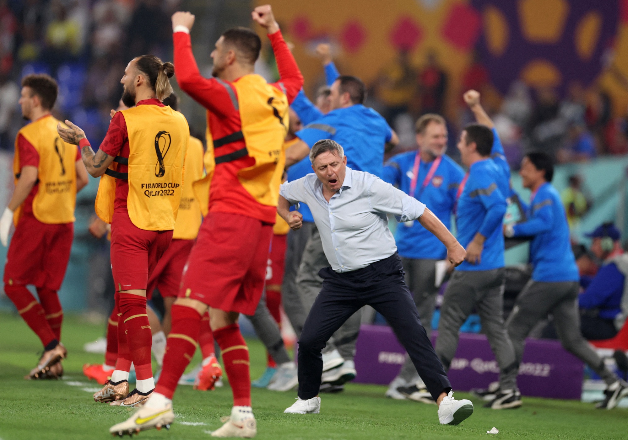 Vượt qua Serbia, Thụy Sĩ gi&agrave;nh suất v&agrave;o v&ograve;ng 1/8 World Cup 2022 - Ảnh 7.