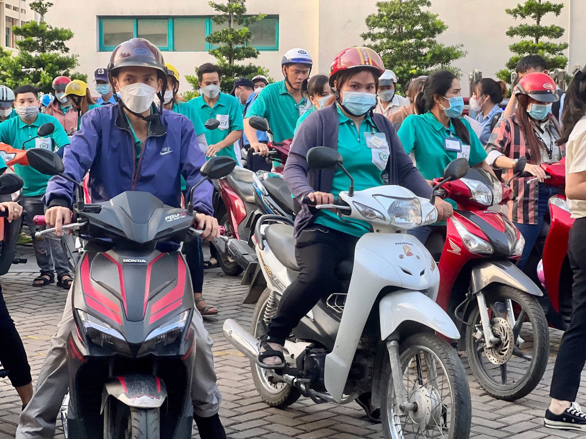 Nỗ lực giữ chân người lao động