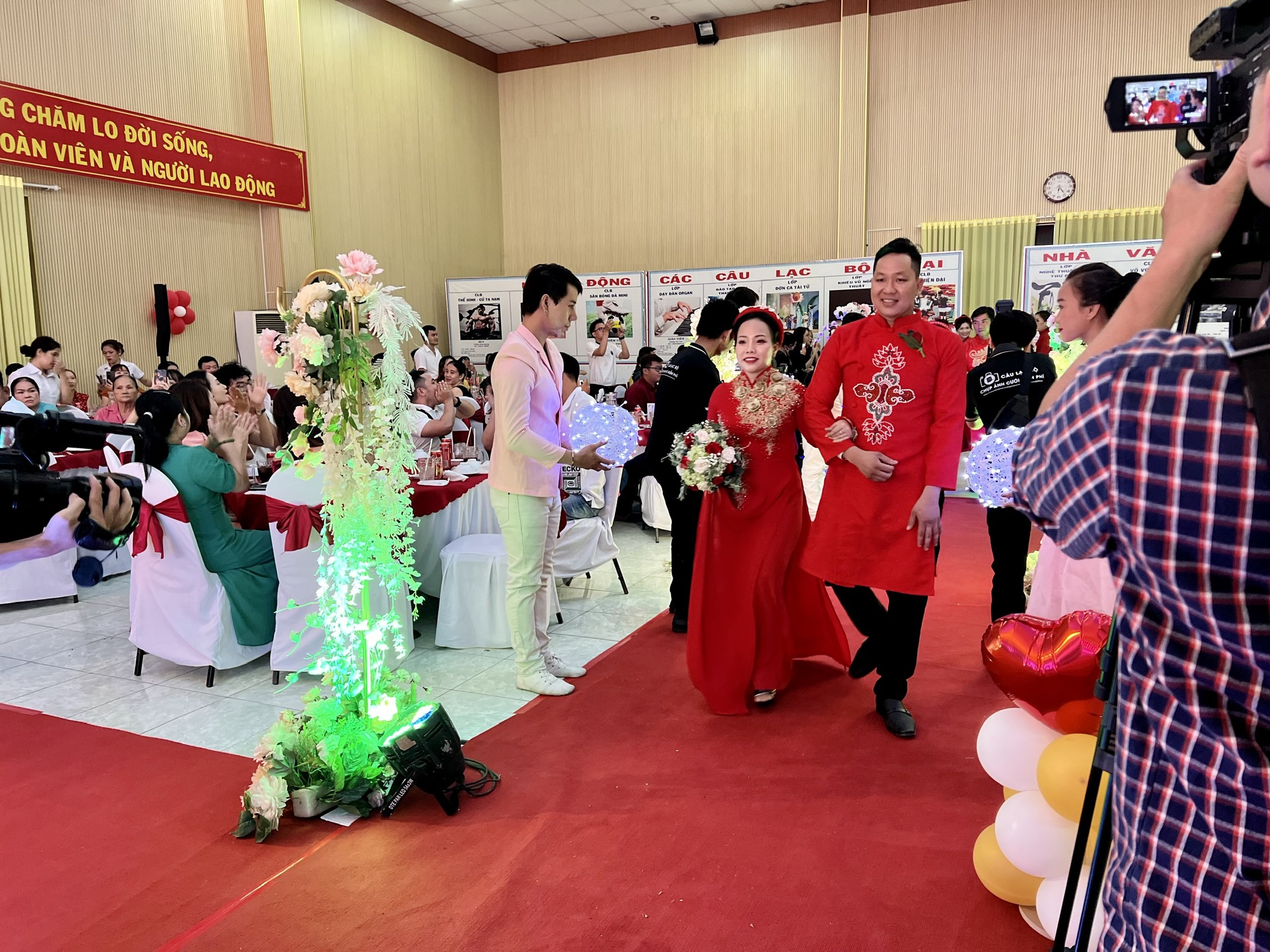 Xúc động lễ cưới tập thể dành cho công nhân có hoàn cảnh khó khăn