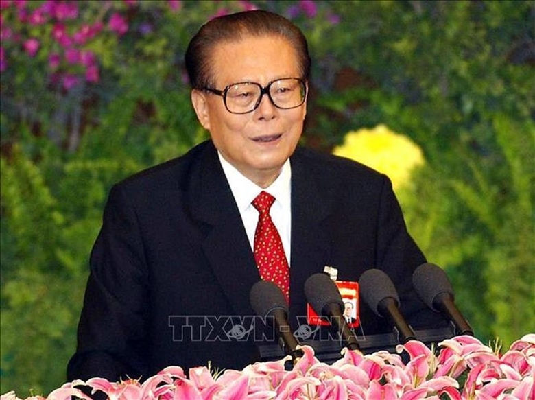L&atilde;nh đạo Đảng, Nh&agrave; nước viếng nguy&ecirc;n Tổng B&iacute; thư, Chủ tịch Trung Quốc Giang Trạch D&acirc;n - Ảnh 1.