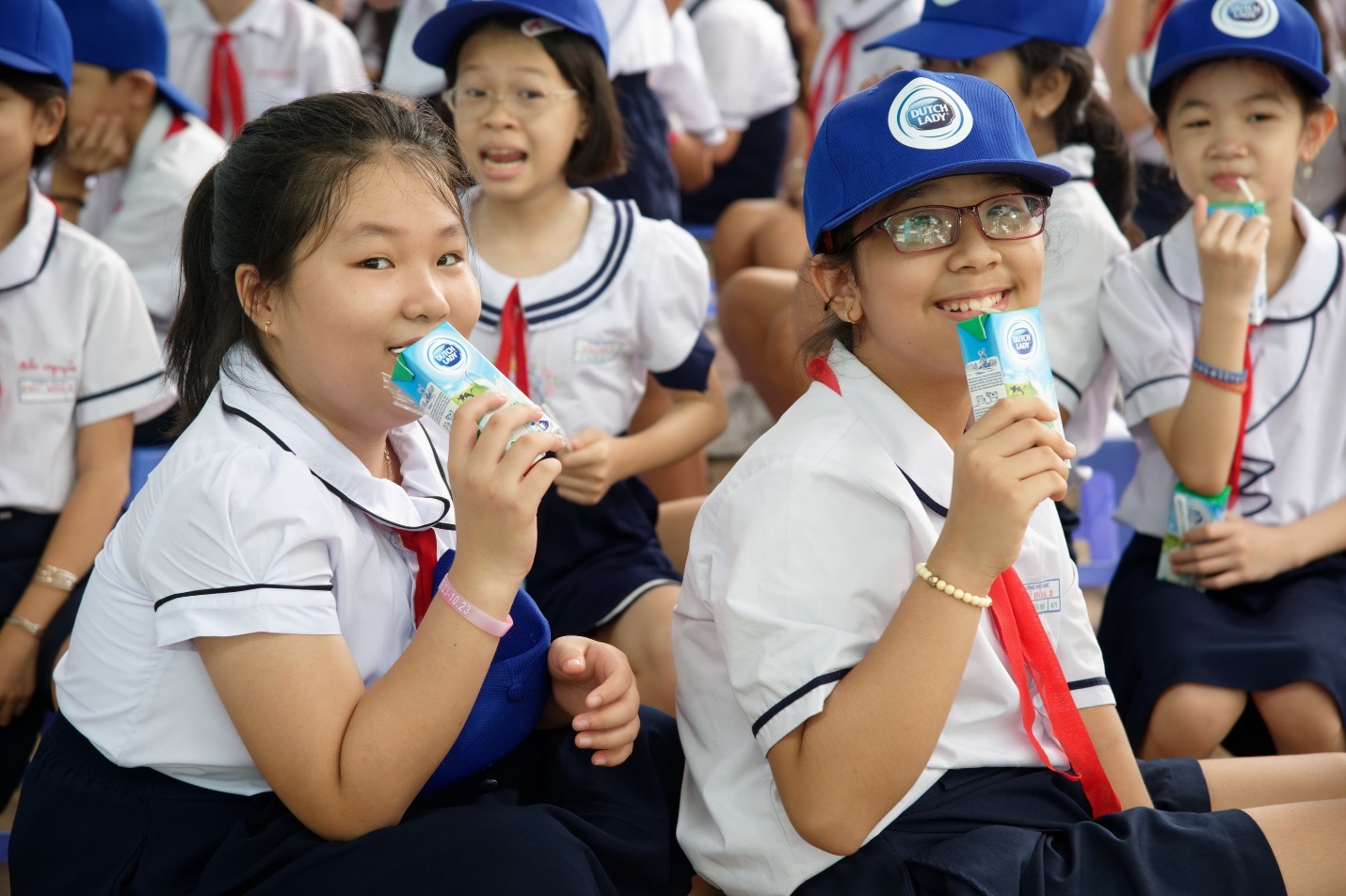 FrieslandCampina Việt Nam được vinh danh Top 10 doanh nghiệp bền vững từ những đ&oacute;ng g&oacute;p cho cộng đồng - Ảnh 3.