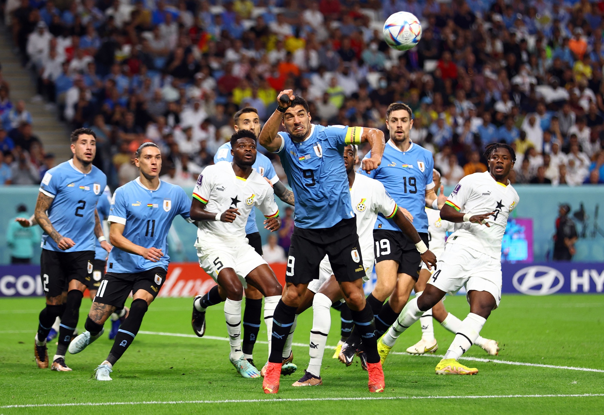 Thắng Ghana 2-0, Uruguay vẫn phải chia tay World Cup