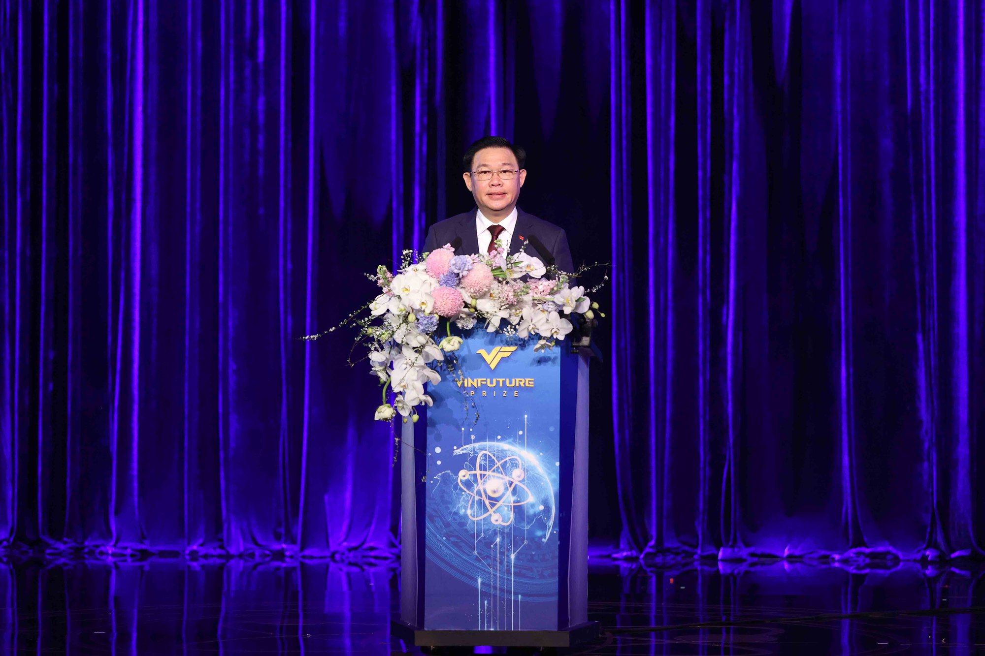 VinFuture 2022 vinh danh 4 c&ocirc;ng tr&igrave;nh khoa học Hồi sinh v&agrave; T&aacute;i thiết th&ecirc;́ giới - Ảnh 2.
