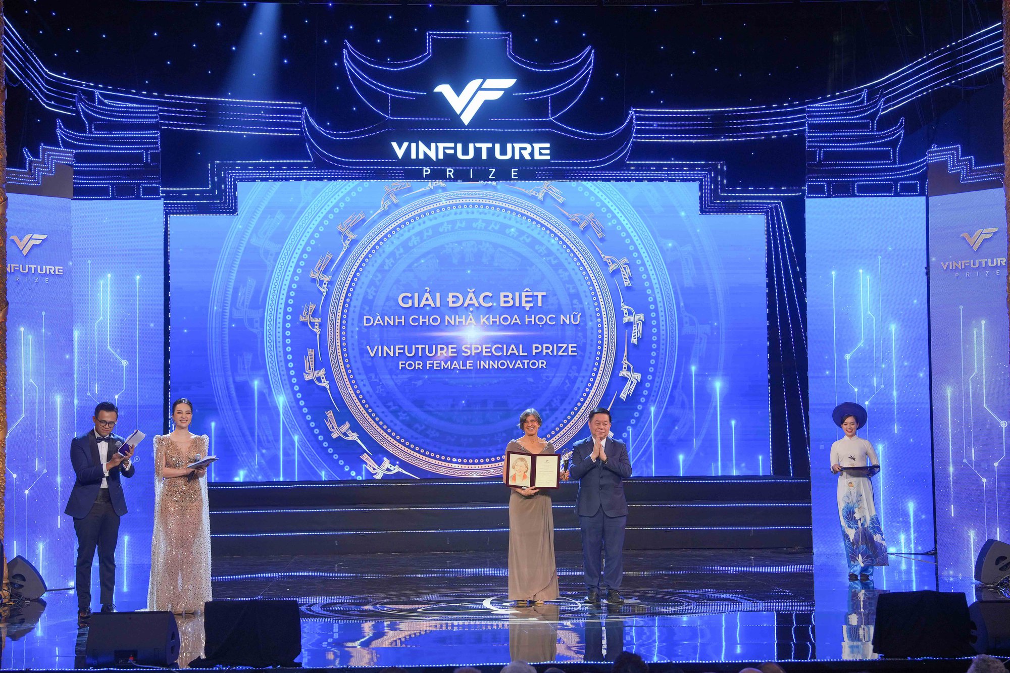 VinFuture 2022 vinh danh 4 c&ocirc;ng tr&igrave;nh khoa học Hồi sinh v&agrave; T&aacute;i thiết th&ecirc;́ giới - Ảnh 6.