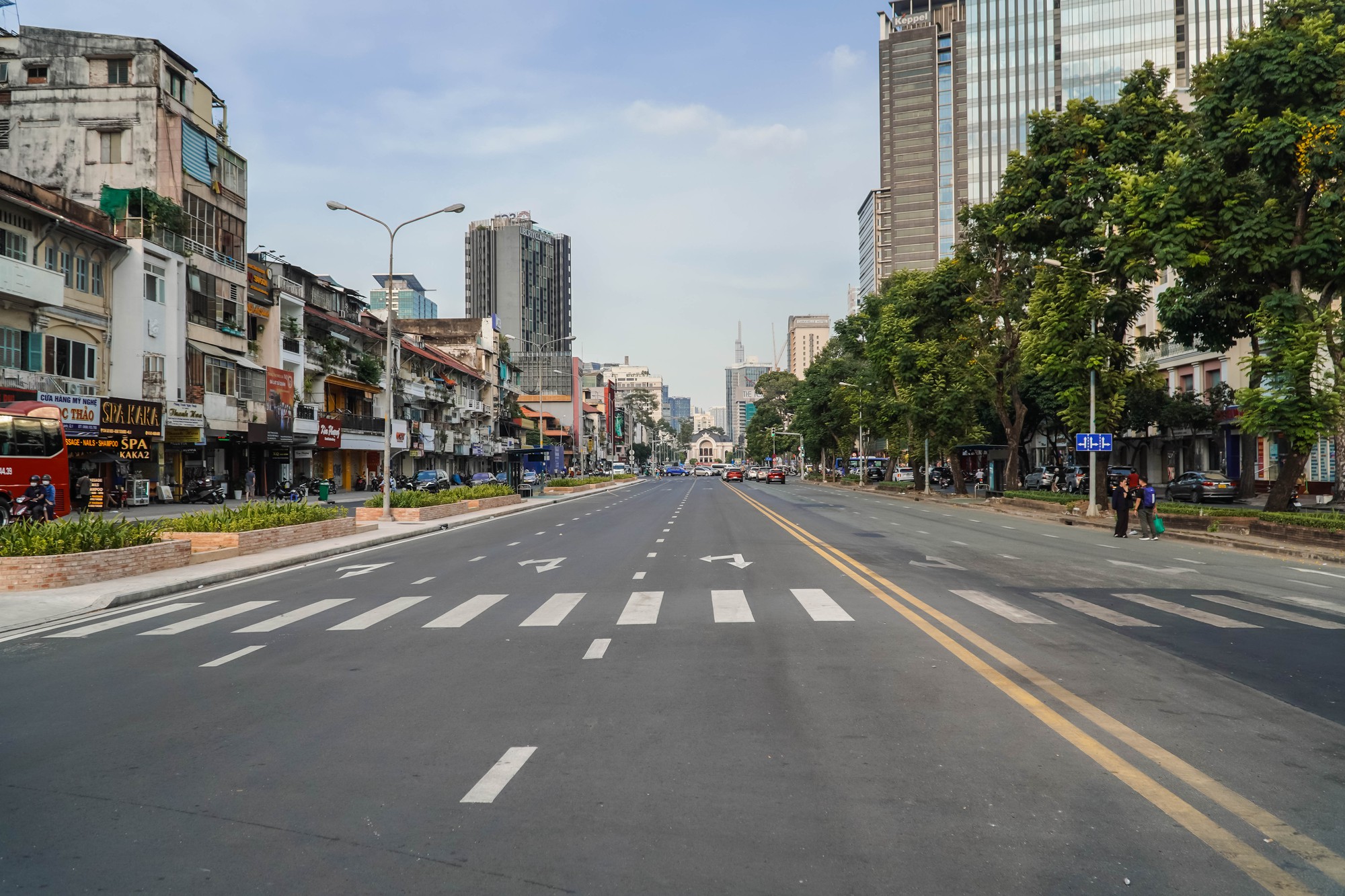&ldquo;N&eacute;t quen thuộc&rdquo; trước chợ Bến Th&agrave;nh - Ảnh 8.