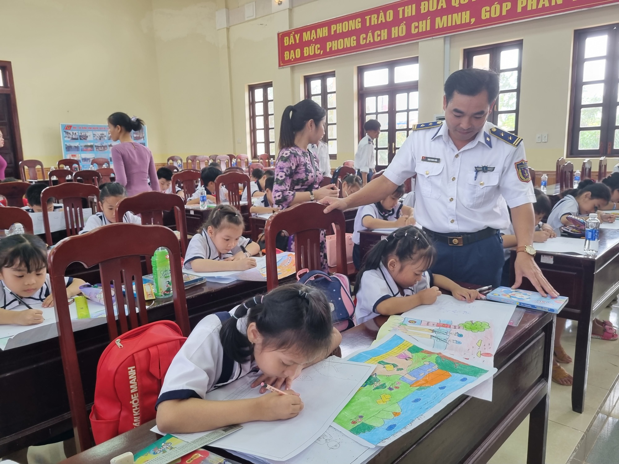 Hải đoàn 42 với các hoạt động kỷ niệm Ngày thành lập Quân đội Nhân dân Việt Nam
