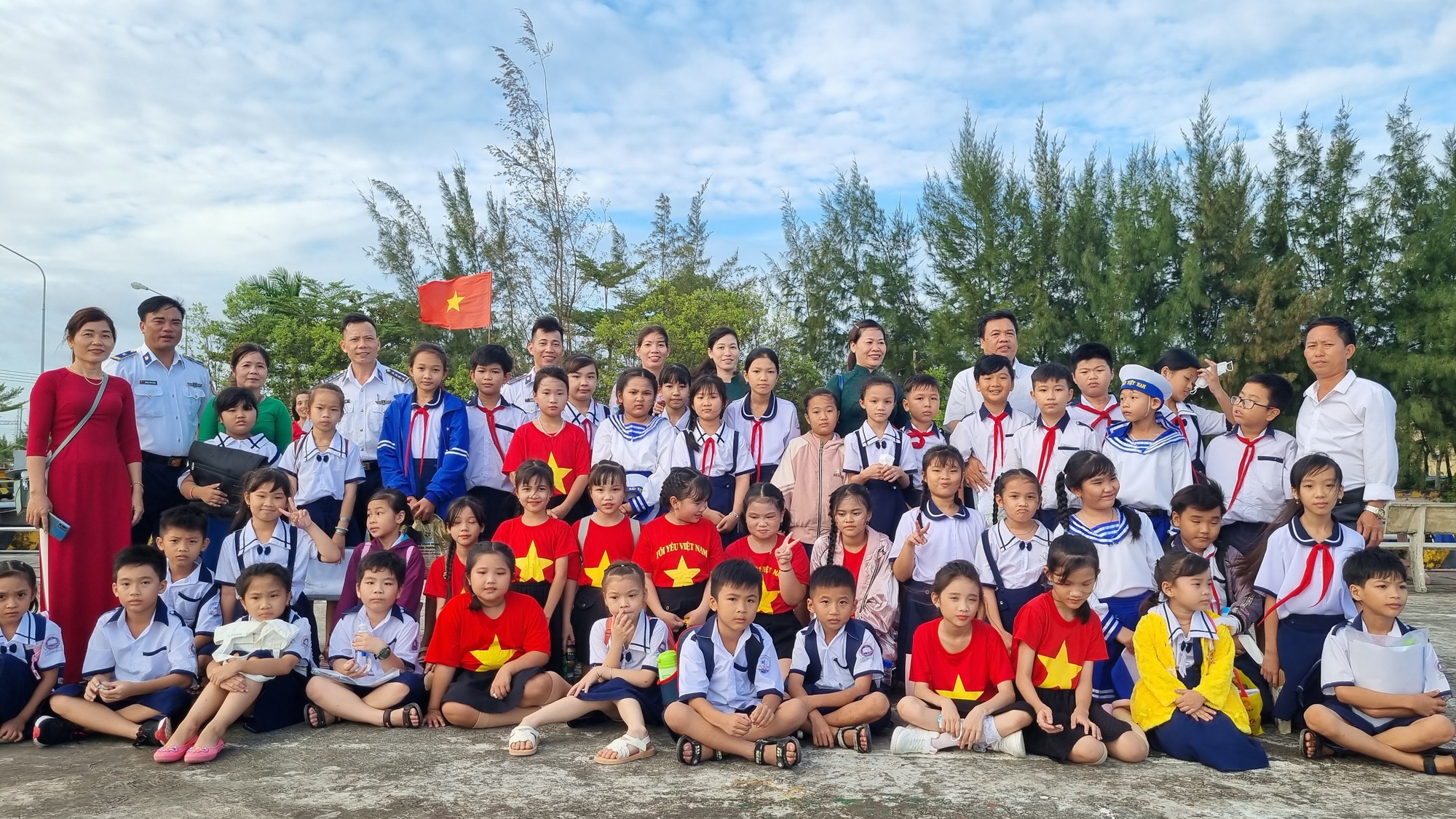Hải đoàn 42 với các hoạt động kỷ niệm Ngày thành lập Quân đội Nhân dân Việt Nam - Ảnh 5.