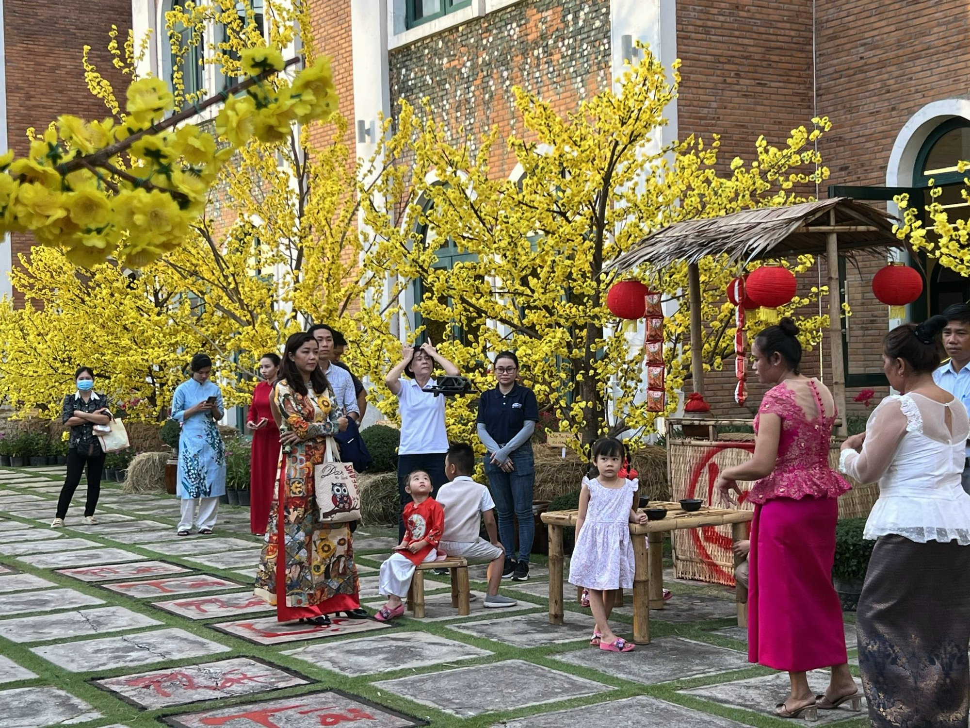 C&aacute;p treo N&uacute;i Sam sẵn s&agrave;ng đ&oacute;n Noel, Tết Dương lịch v&agrave; Tết Nguy&ecirc;n đ&aacute;n 2023 - Ảnh 2.