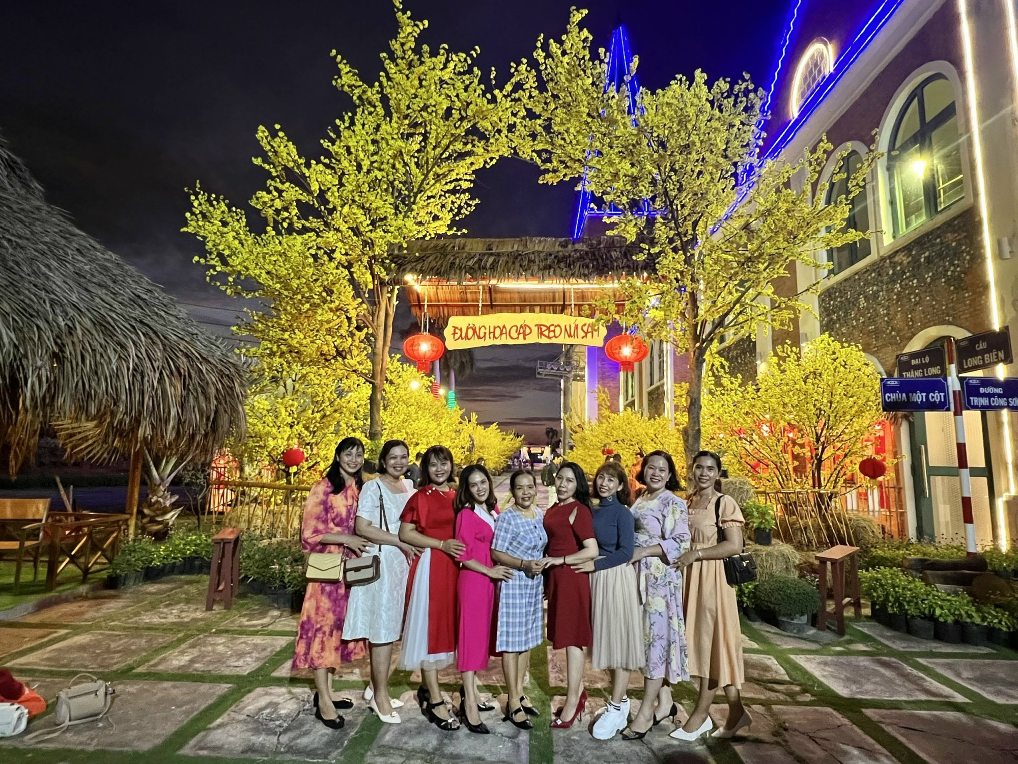 C&aacute;p treo N&uacute;i Sam sẵn s&agrave;ng đ&oacute;n Noel, Tết Dương lịch v&agrave; Tết Nguy&ecirc;n đ&aacute;n 2023 - Ảnh 12.