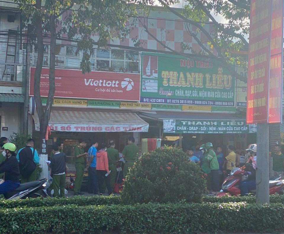 Một phụ nữ bán vé số bị sát hại giữa đường