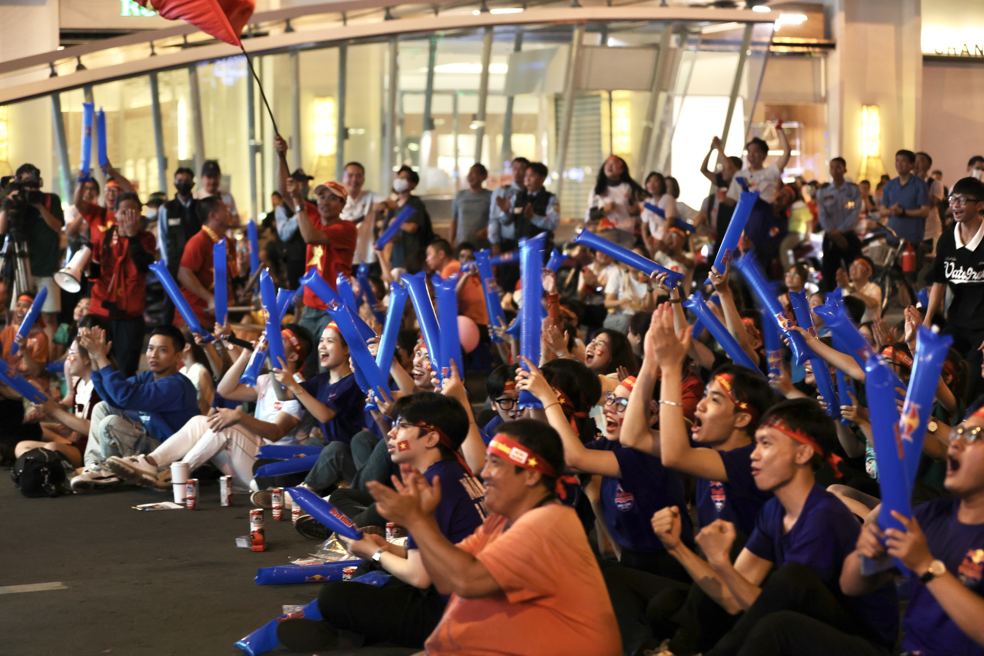 L&ecirc; C&ocirc;ng Vinh dự đo&aacute;n tuyển Việt Nam v&ocirc; địch AFF Cup 2022 - Ảnh 15.