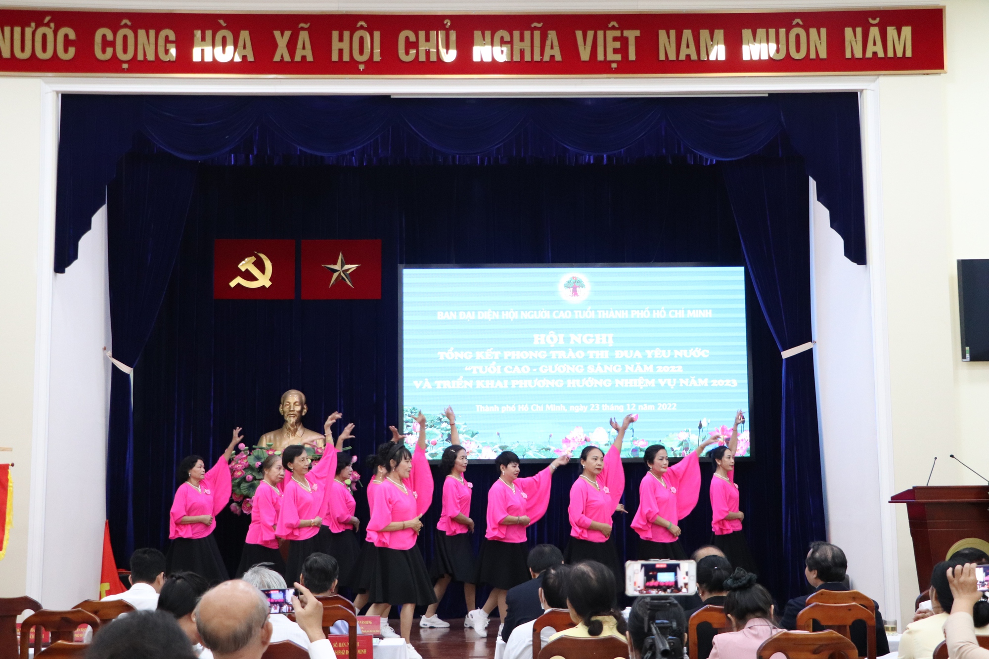 Phát huy vai trò người cao tuổi trong xây dựng và phát triển TP HCM - Ảnh 3.