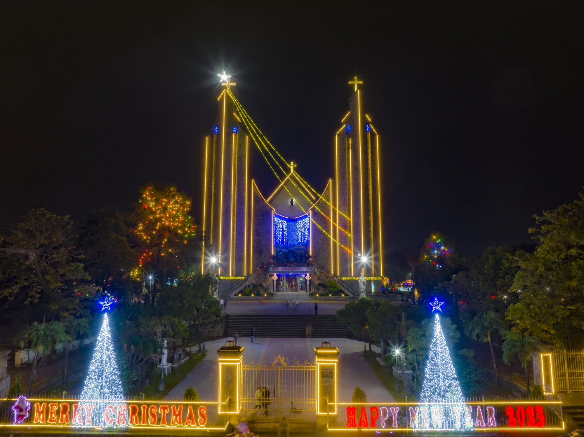 Những điểm vui chơi cực chất dịp Noel và Tết Dương lịch 2023 - Ảnh 1.