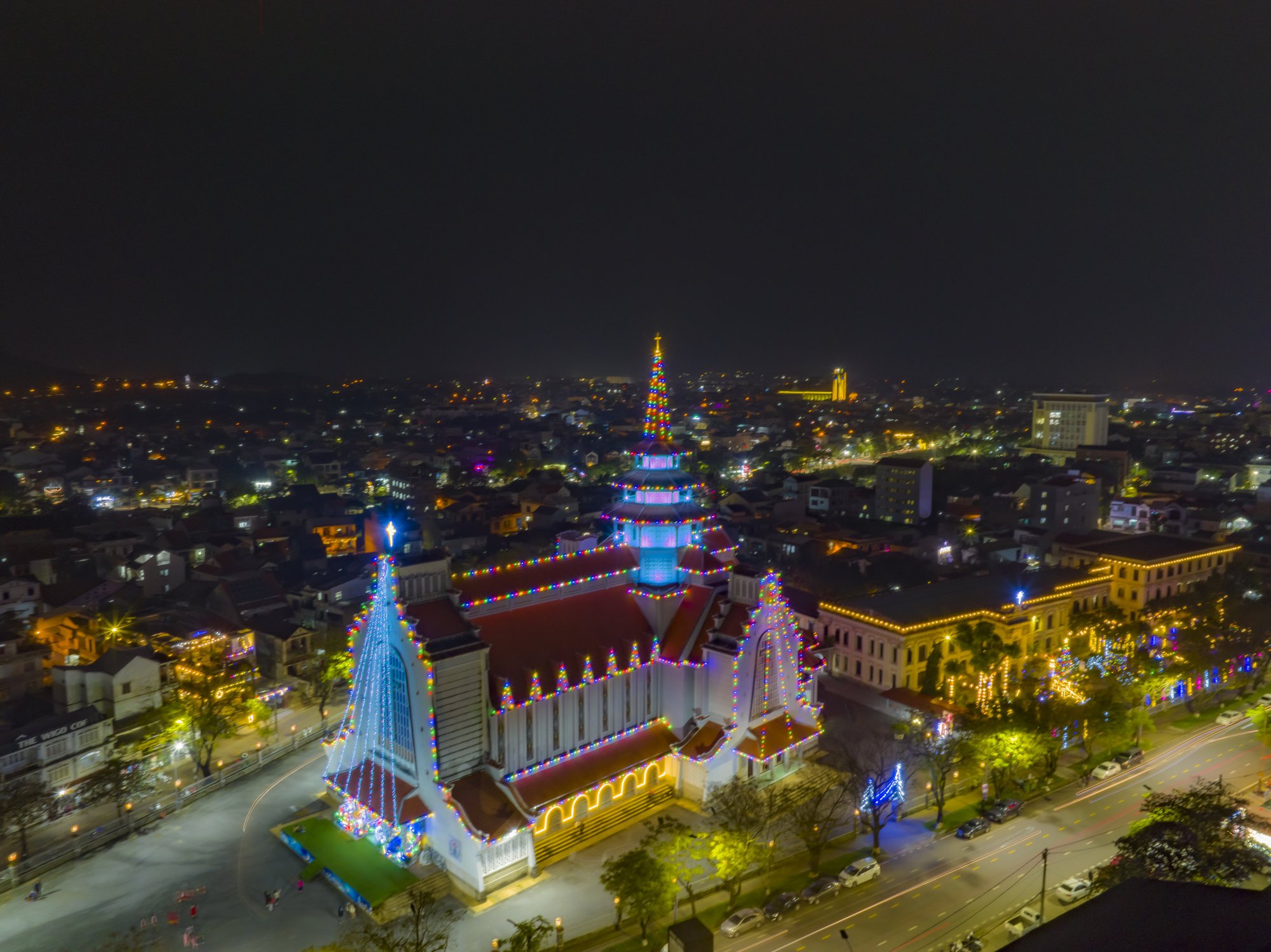 Những điểm vui chơi cực chất dịp Noel và Tết Dương lịch 2023 - Ảnh 3.