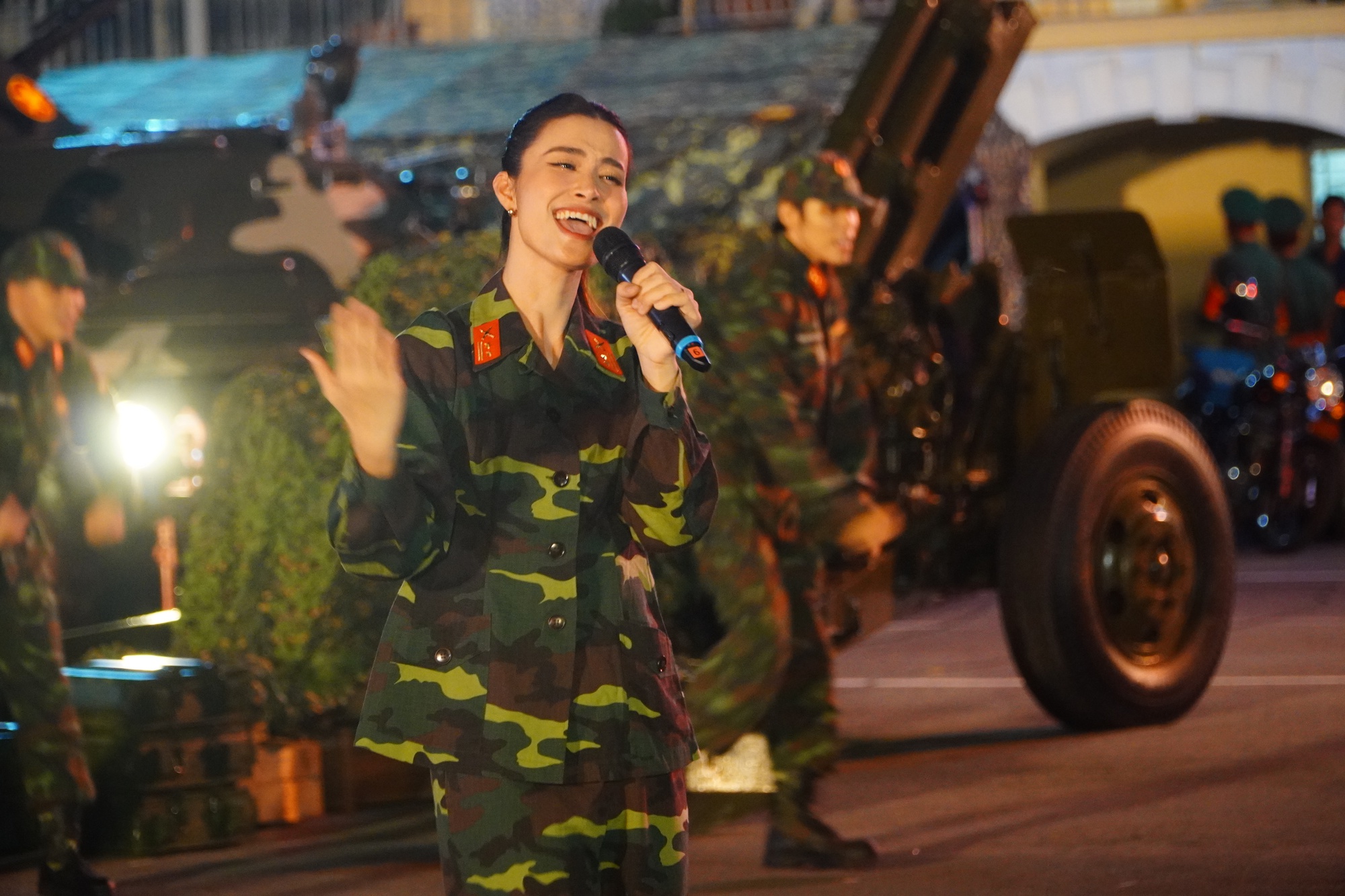 Chuỗi chương trình nghệ thuật Vinh quang người chiến sĩ - Ảnh 5.