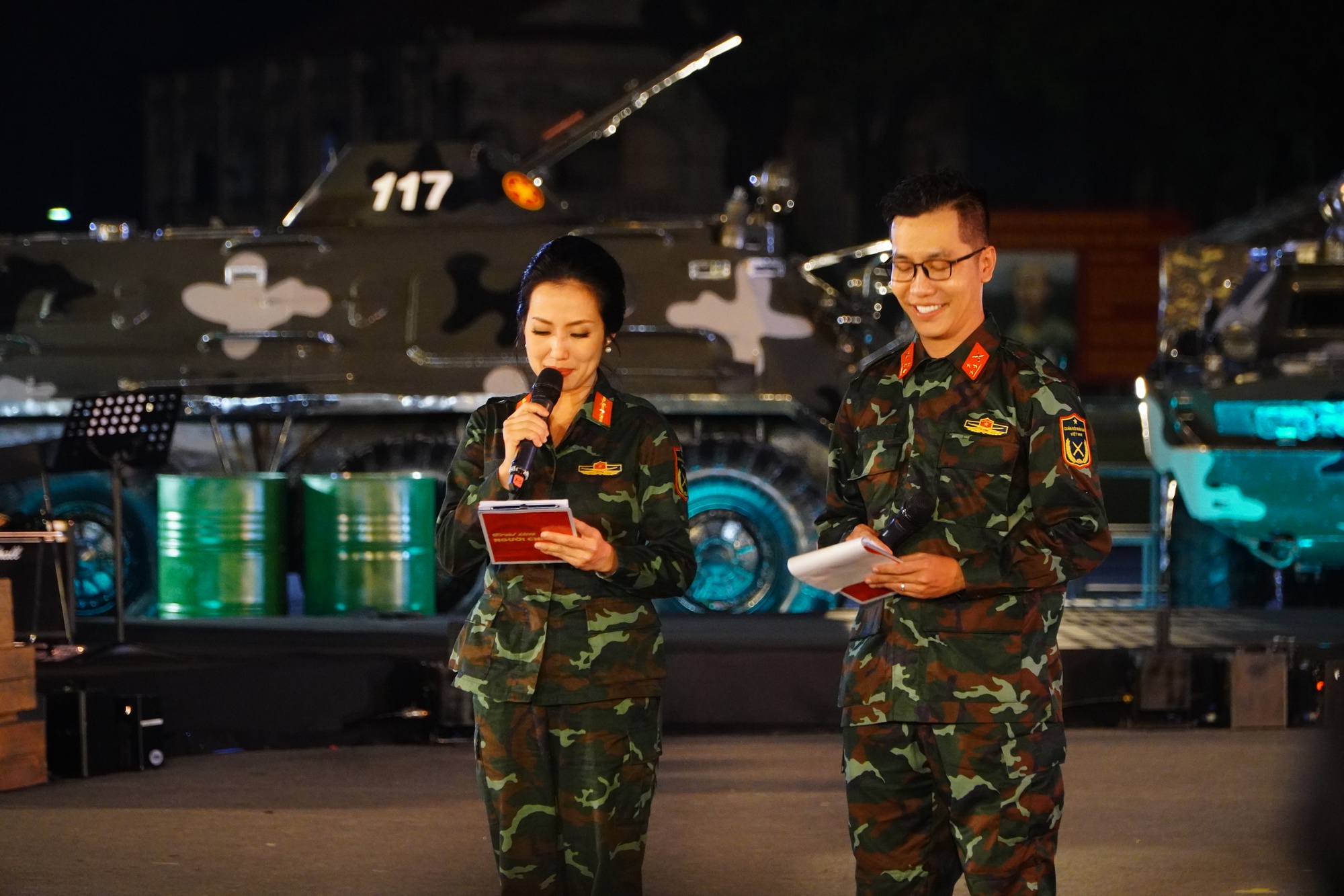Chuỗi chương trình nghệ thuật Vinh quang người chiến sĩ - Ảnh 8.