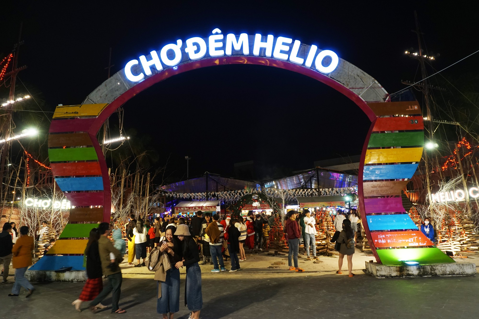 Những điểm vui chơi cực chất dịp Noel và Tết Dương lịch 2023 - Ảnh 9.