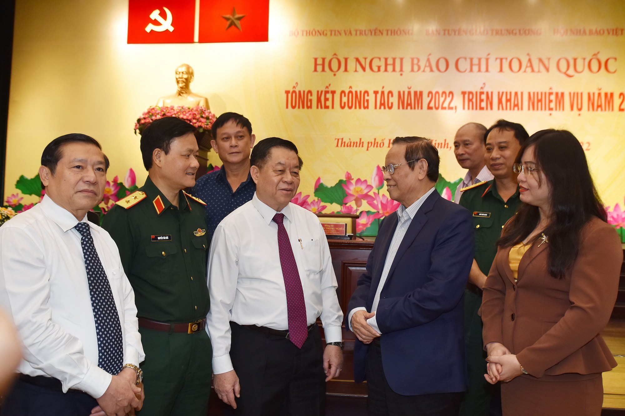 Xây dựng nền báo chí cách mạng, nhân văn, hiện đại