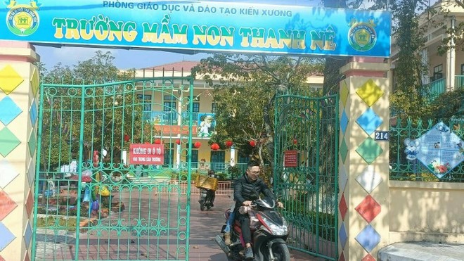 Trẻ mầm non 2 tuổi bị cô giáo tát bầm tím má
