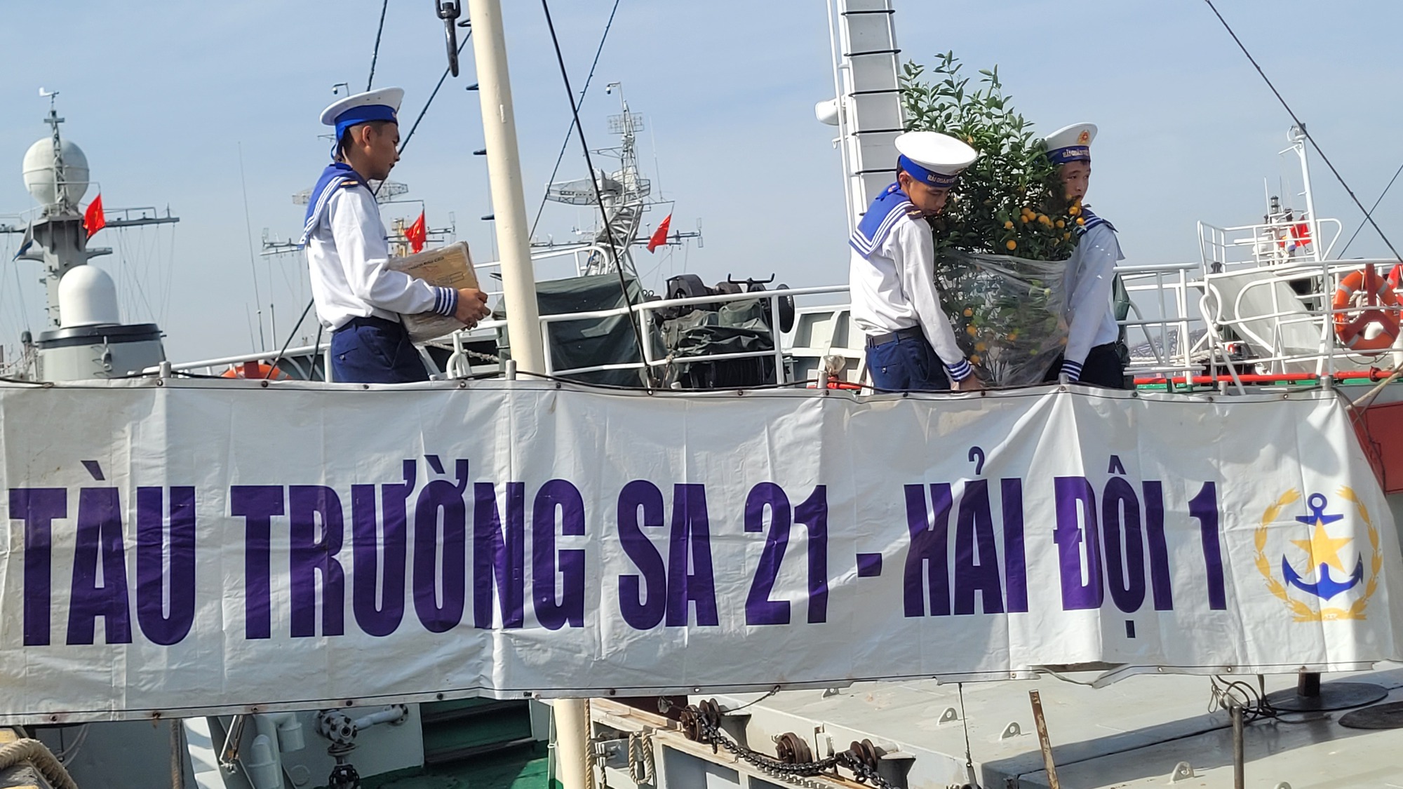 Tất bật mang xu&acirc;n ra Nh&agrave; gi&agrave;n DK1 - Ảnh 10.