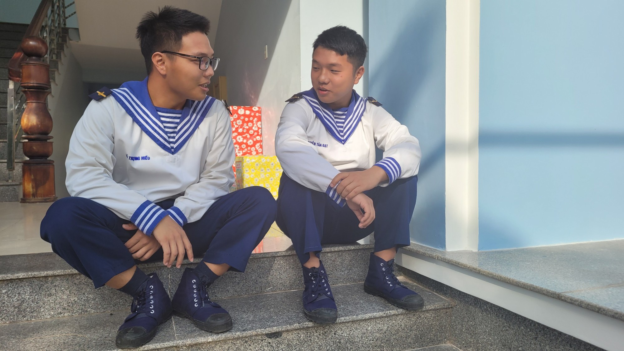 Tất bật mang xu&acirc;n ra Nh&agrave; gi&agrave;n DK1 - Ảnh 9.
