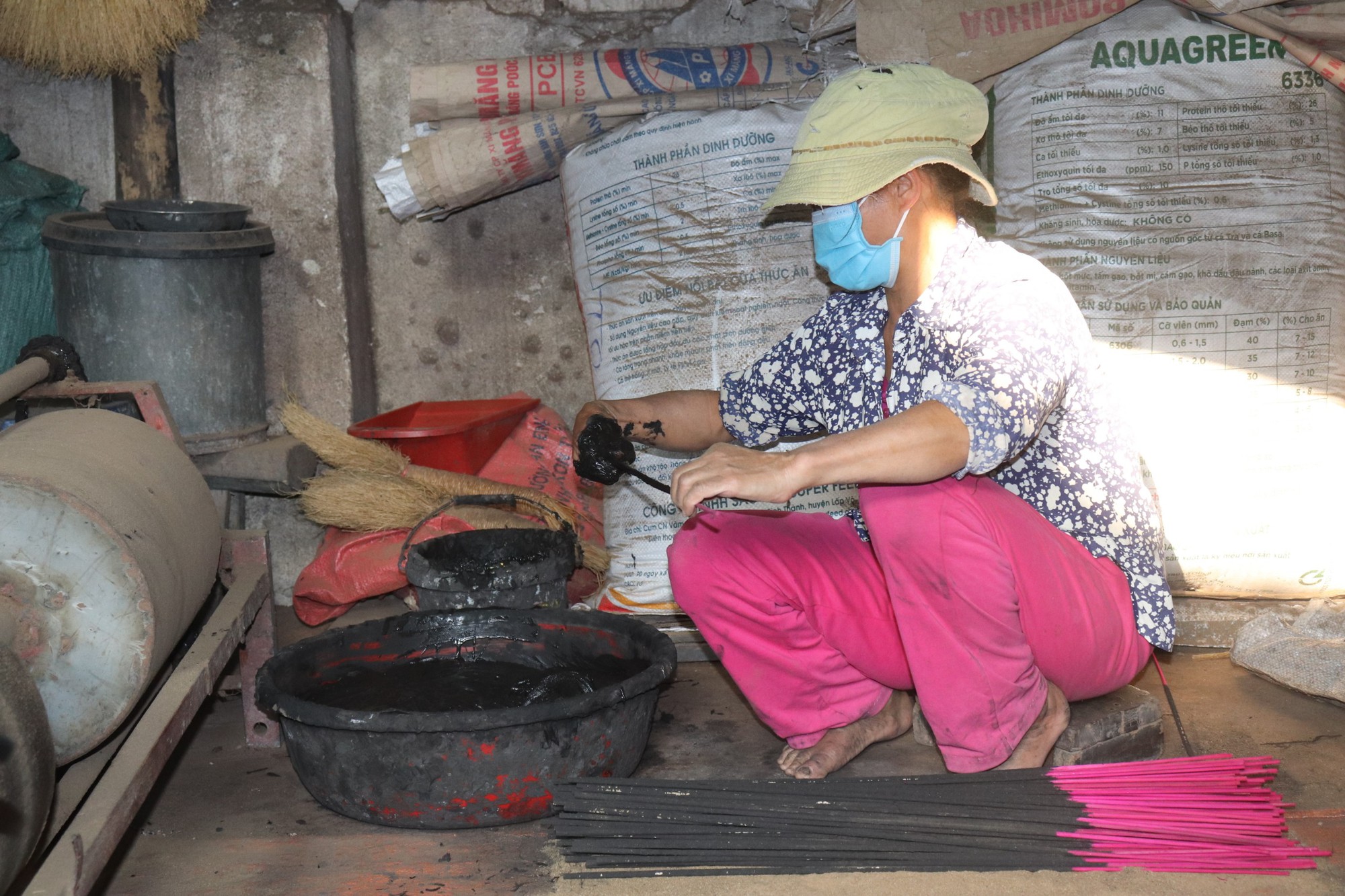 L&agrave;ng hương 300 tuổi ở xứ Thanh hối hả v&agrave;o vụ Tết - Ảnh 4.