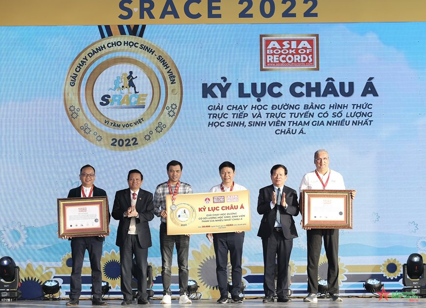 30.000 học sinh, gi&aacute;o vi&ecirc;n tham gia giải chạy học đường - Ảnh 1.