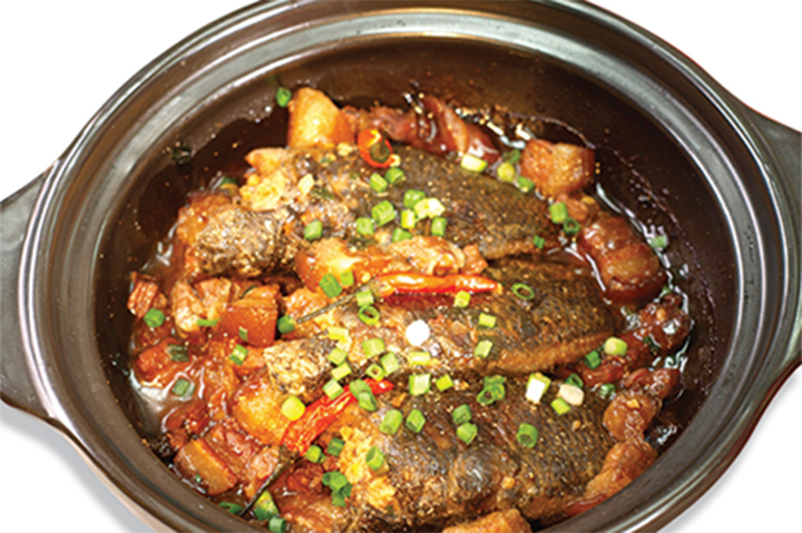 Thèm món cá rô đồng kho nồi đất của mẹ