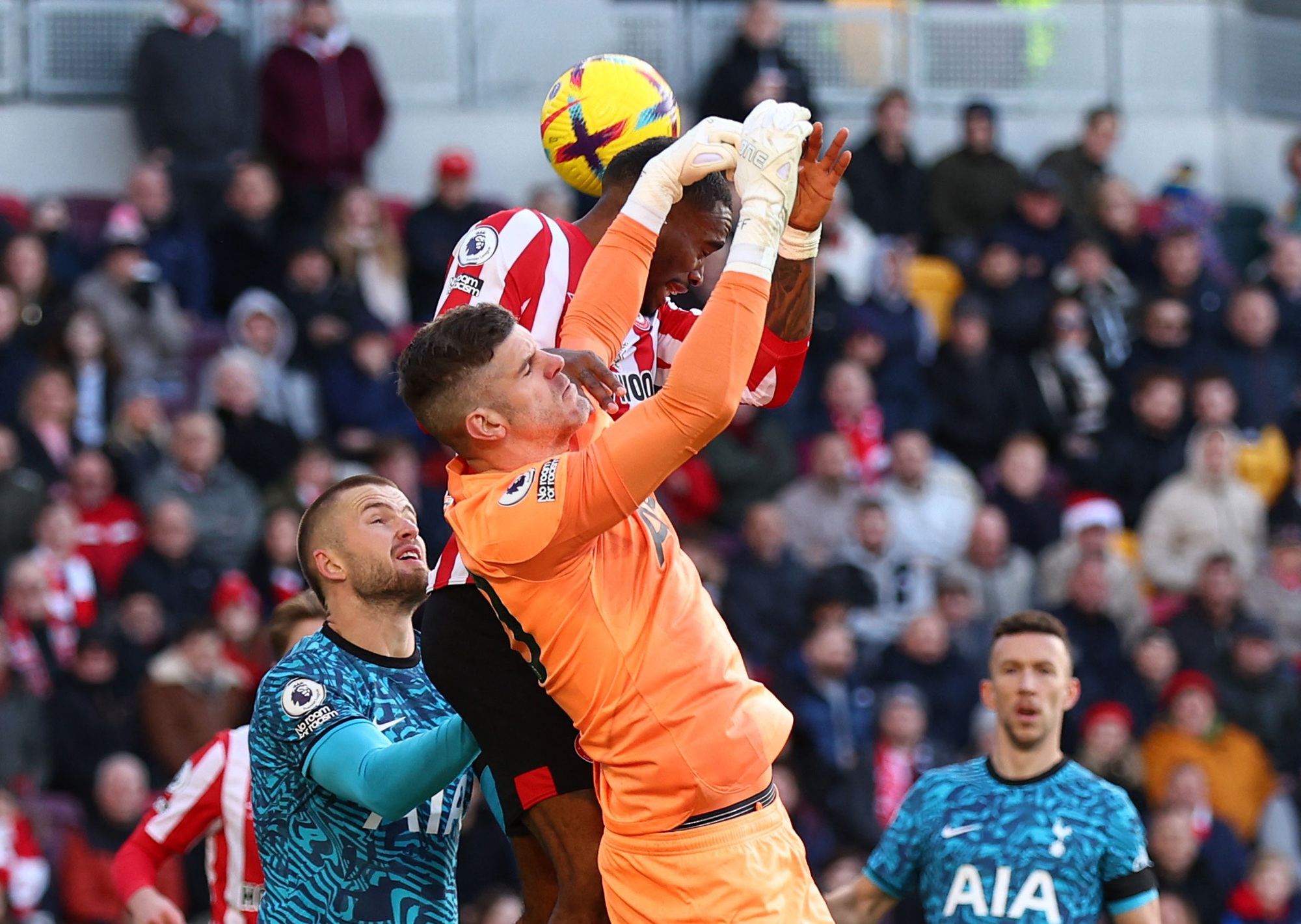 Ngoại hạng Anh: Tottenham thoát hiểm nghẹt thở vòng đấu Boxing Day