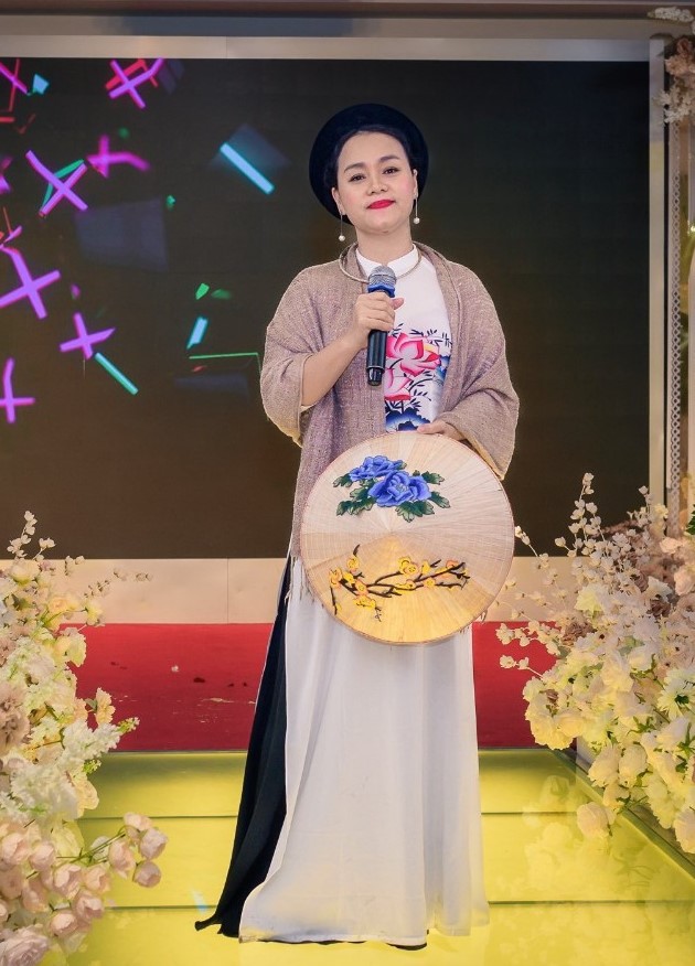 Nghệ sĩ Thu Phương - Người luu giữ, bảo tồn v&agrave; ph&aacute;t triển nghệ thuật h&aacute;t Xẩm - Ảnh 4.