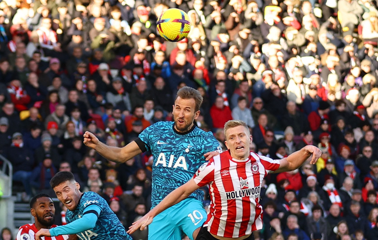 Boxing Day: Arsenal, Liverpool thắng lớn, Man City mất ng&ocirc;i nh&igrave; Ngoại hạng Anh - Ảnh 1.