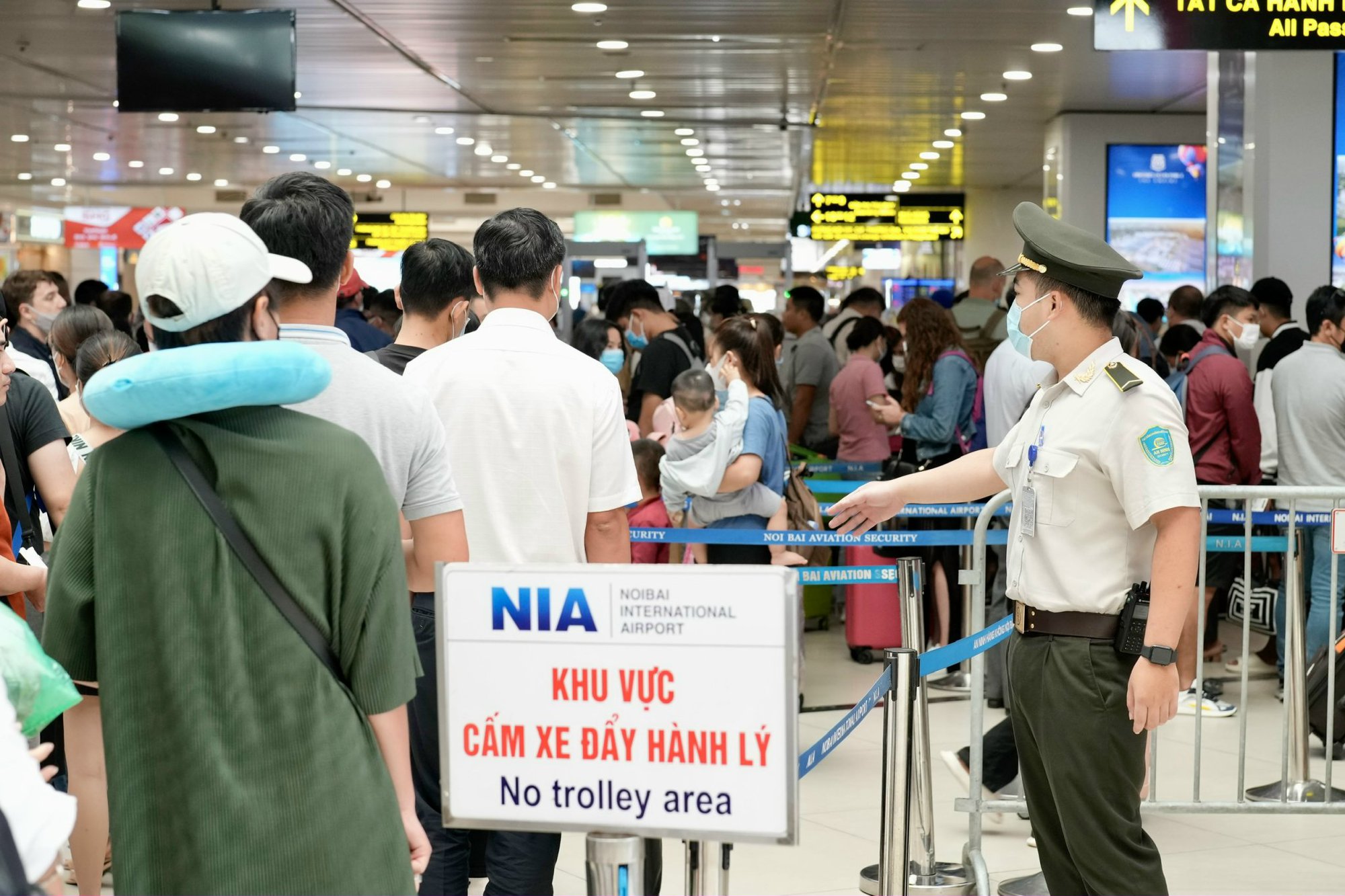 Kiểm soát an ninh hàng không tăng cường cấp độ 1 dịp Tết