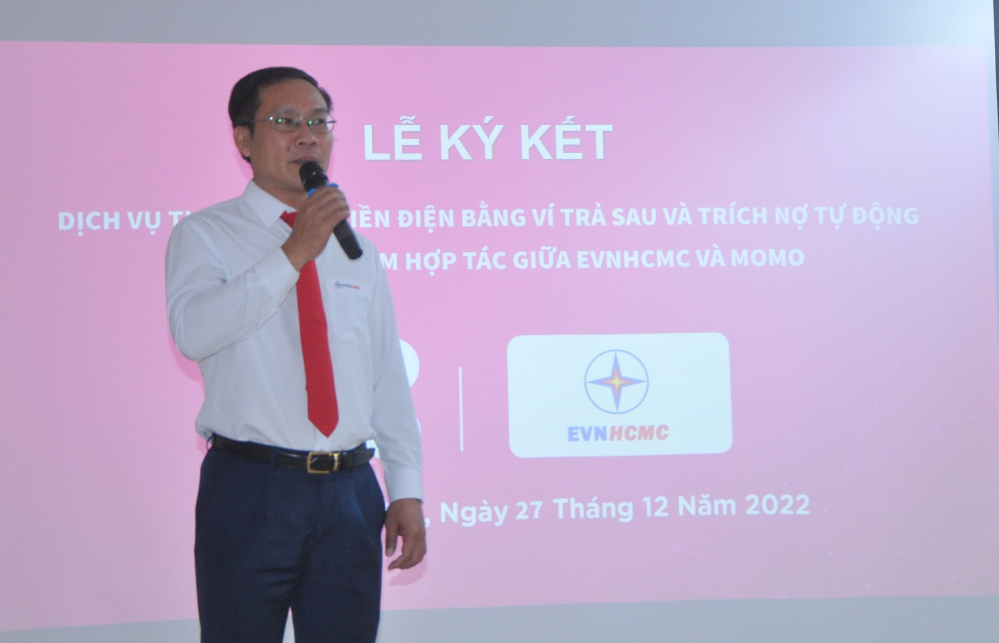 Thanh to&aacute;n tiền điện qua v&iacute; MoMo tại TP HCM l&ecirc;n đến h&agrave;ng ng&agrave;n tỉ đồng mỗi năm - Ảnh 1.