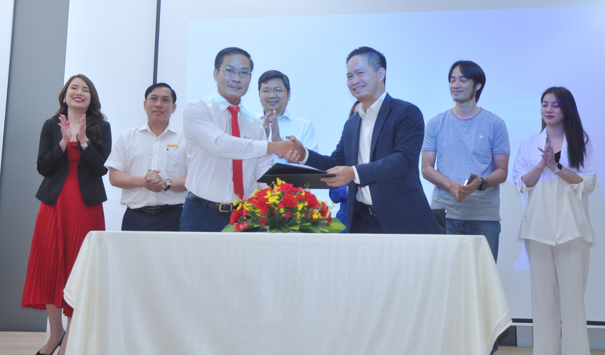 Thanh toán tiền điện qua ví MoMo tại TP HCM lên đến hàng ngàn tỉ đồng mỗi năm