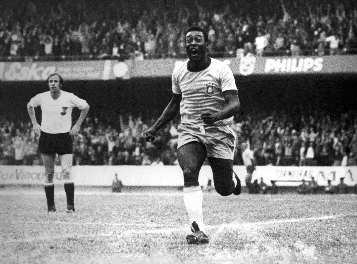 Pele: Từ cậu bé đánh giày đến vị vua bóng đá - Ảnh 10.