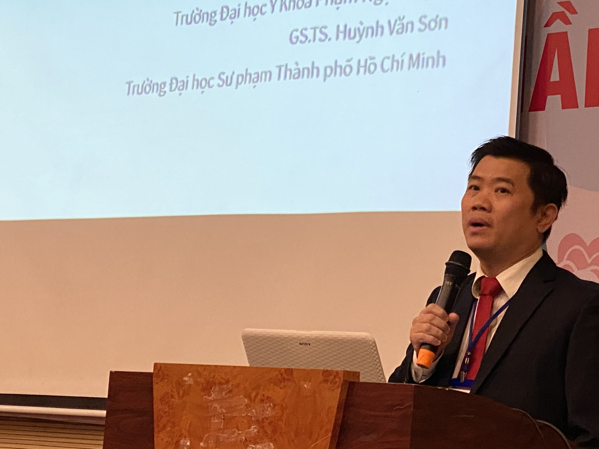 &ldquo;Sốc&rdquo; với khảo s&aacute;t về trẻ vị th&agrave;nh ni&ecirc;n - Ảnh 3.