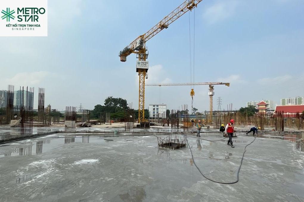 Chuyển động c&ugrave;ng tuyến Metro số 1, Metro Star ho&agrave;n th&agrave;nh đ&oacute;ng nắp hầm  - Ảnh 1.