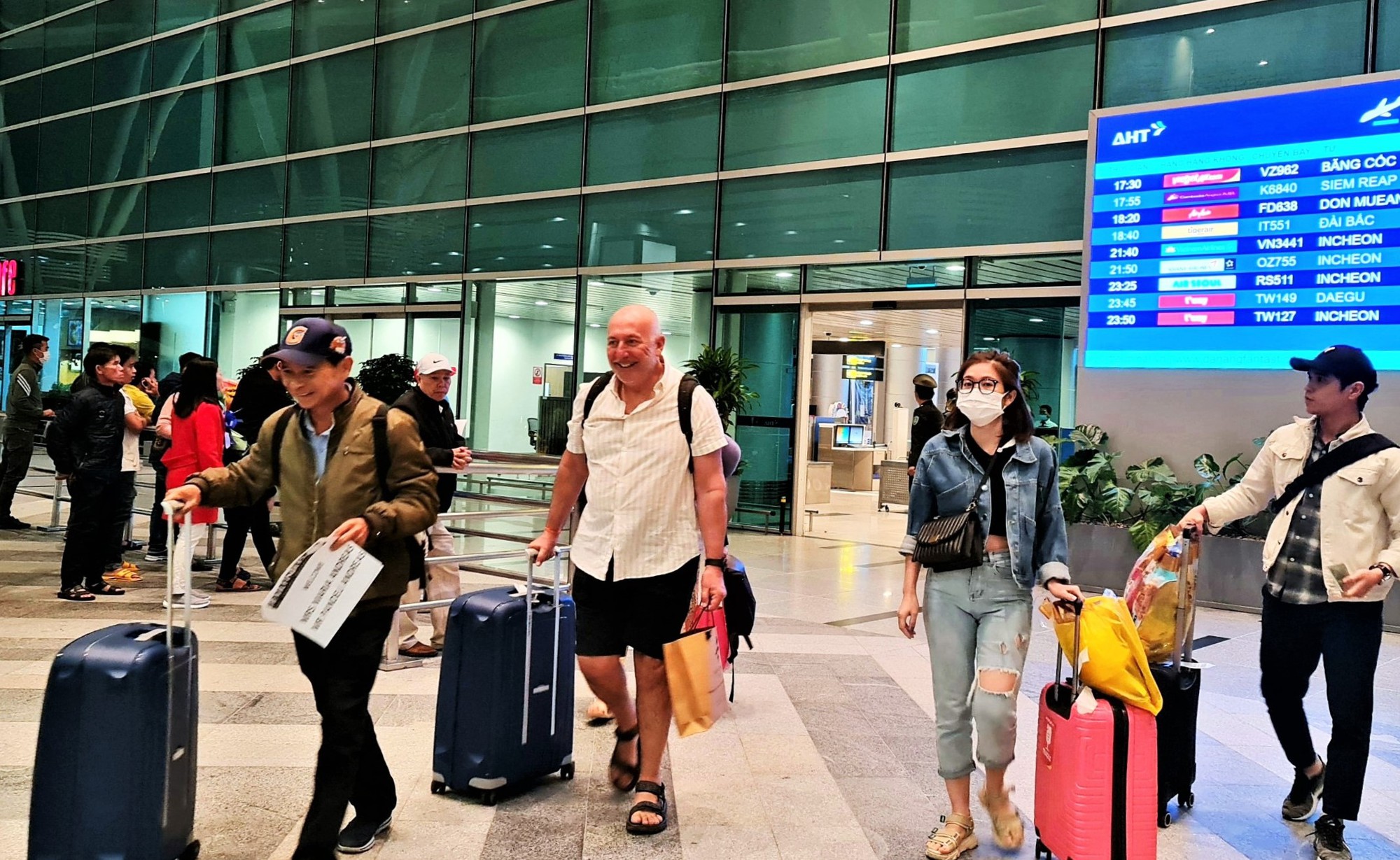 Vé máy bay chiếm đến 1/3 chi phí chương trình du lịch