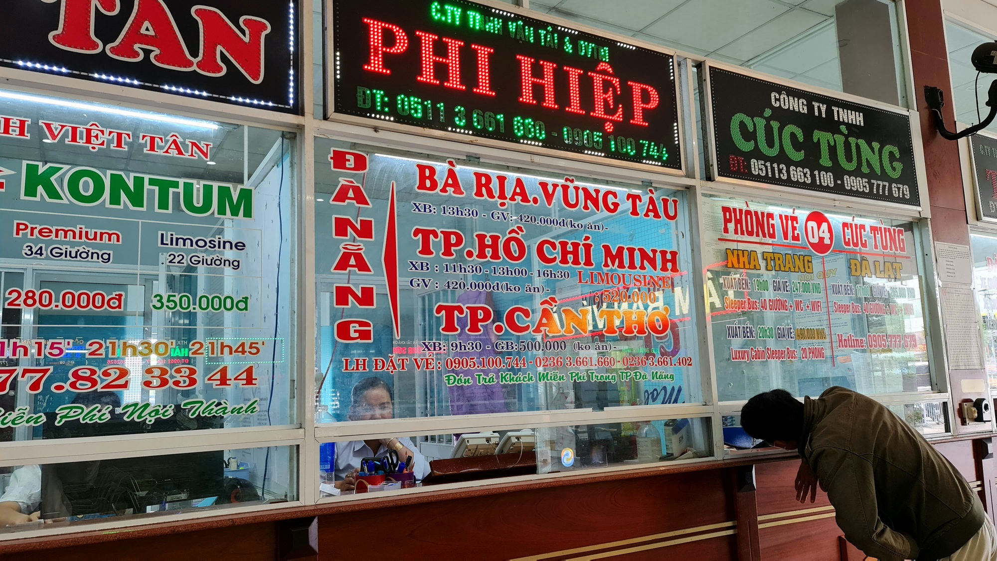 Đ&agrave; Nẵng: V&eacute; xe Tết Dương lịch đ&igrave;u hiu, nh&agrave; xe tr&ocirc;ng chờ Tết Nguy&ecirc;n đ&aacute;n - Ảnh 3.