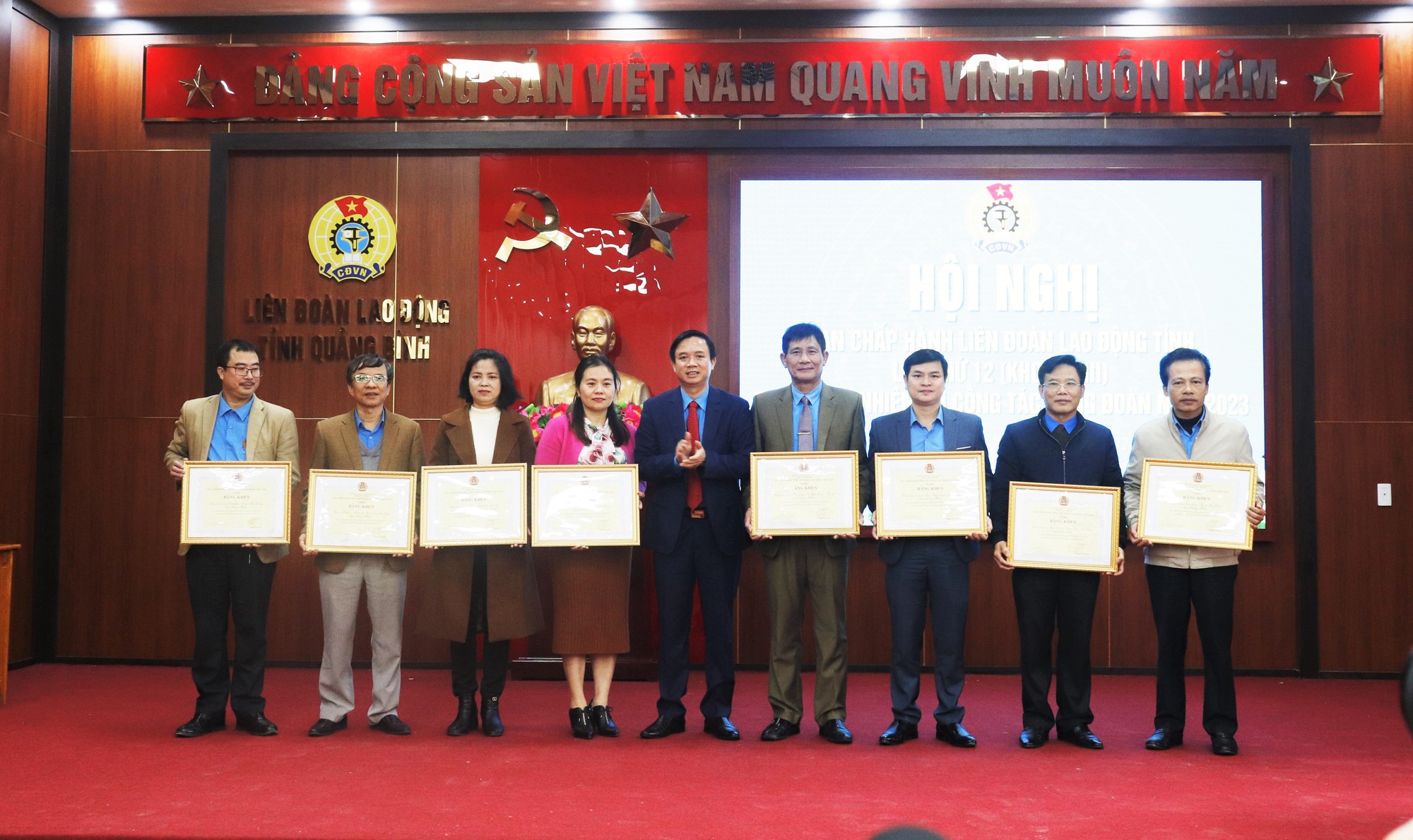LĐLĐ Quảng Bình nỗ lực chăm lo đời sống của người lao động - Ảnh 2.