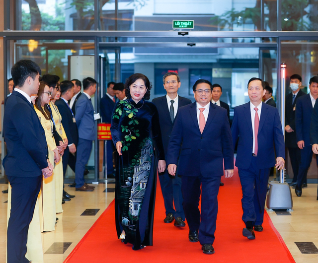 Thủ tướng: Ki&ecirc;n quyết kh&ocirc;ng để thiếu vốn cho nhu cầu ch&iacute;nh đ&aacute;ng của người d&acirc;n v&agrave; doanh nghiệp - Ảnh 1.