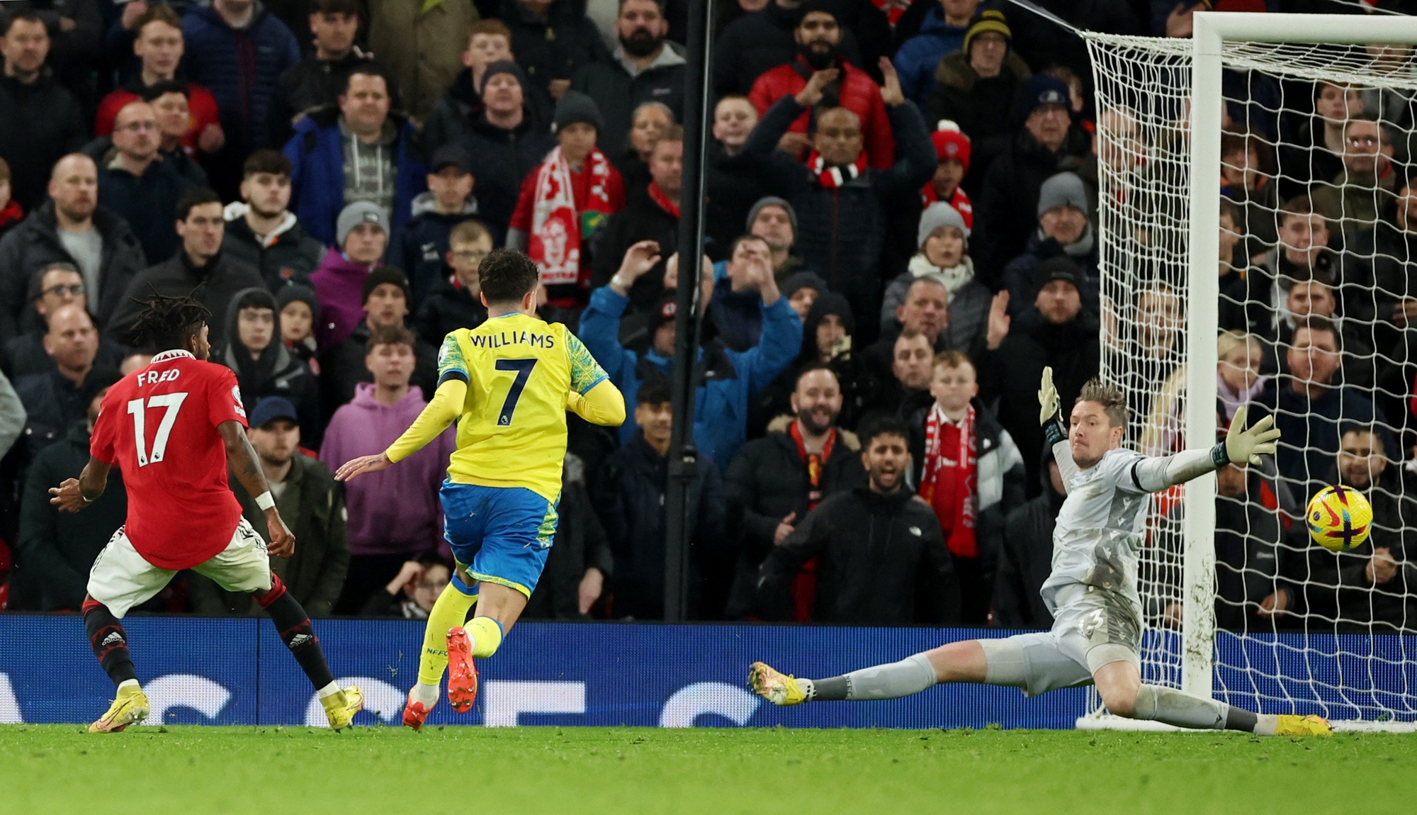Man United, Chelsea thắng tưng bừng, bay cao giải Ngoại hạng Anh - Ảnh 5.