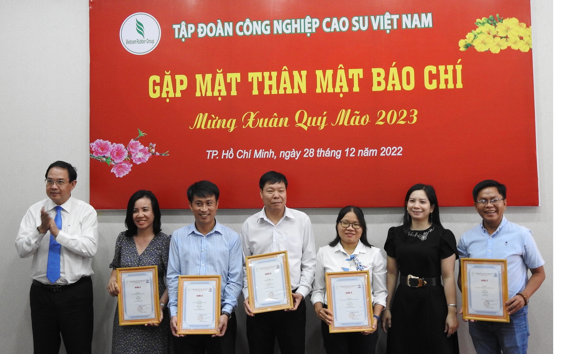 Báo Người Lao Động đoạt giải báo chí viết về ngành cao su Việt Nam