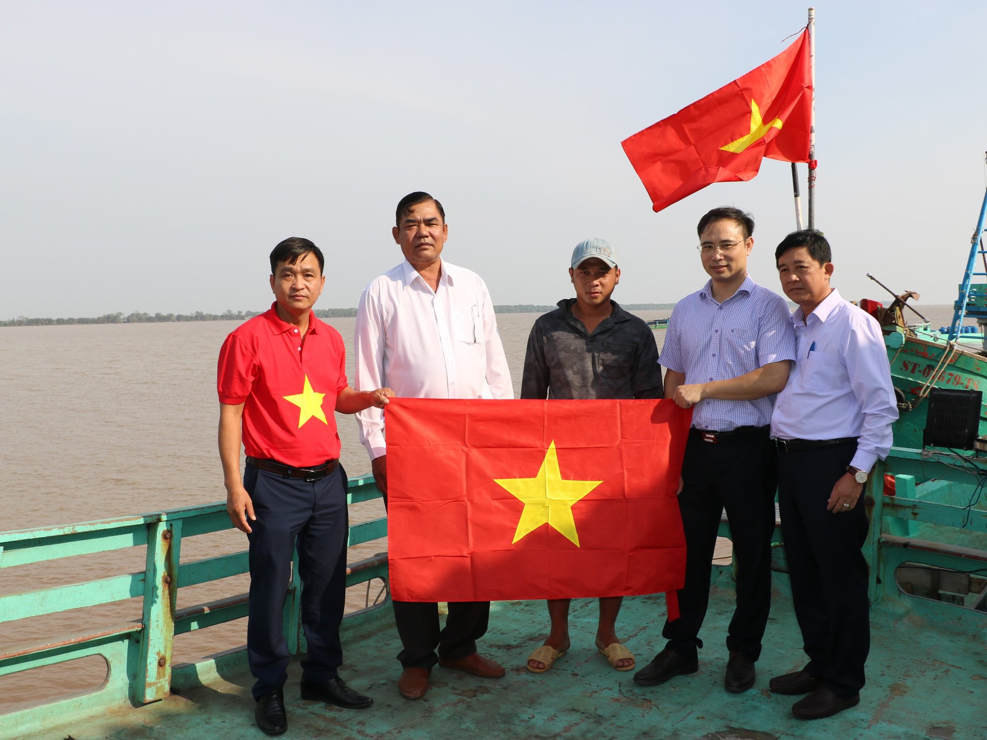 Cờ Tổ quốc và Mai Vàng nhân ái đến với Sóc Trăng - Ảnh 5.