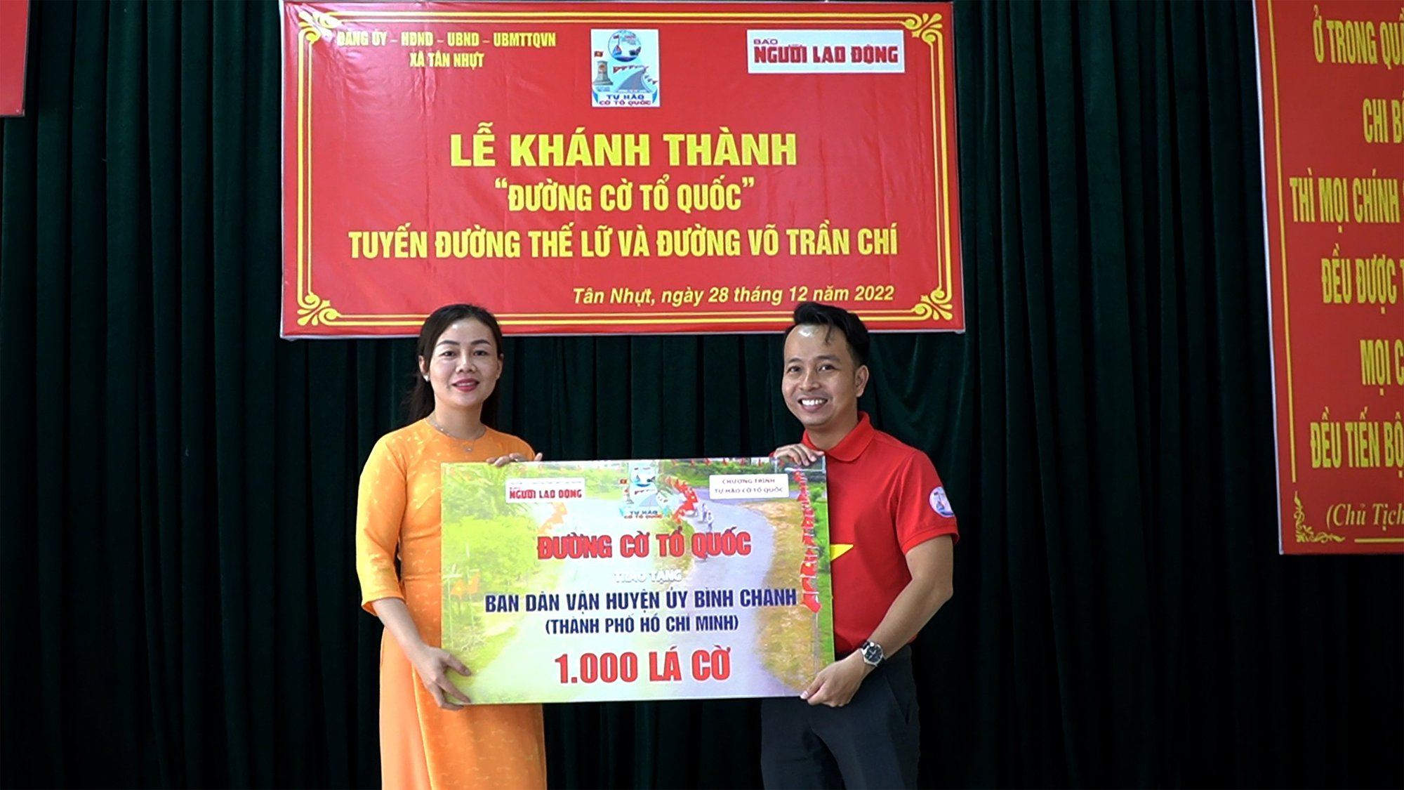 Đường cờ Tổ quốc thắm t&ocirc; hai địa chỉ đỏ tại huyện B&igrave;nh Ch&aacute;nh - Ảnh 3.