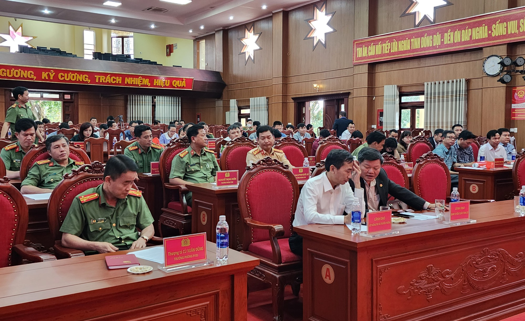 Gi&aacute;m đốc C&ocirc;ng an tỉnh Đắk N&ocirc;ng: M&igrave;nh tha cho tội phạm th&igrave; ph&aacute;p luật kh&ocirc;ng tha cho m&igrave;nh! - Ảnh 1.