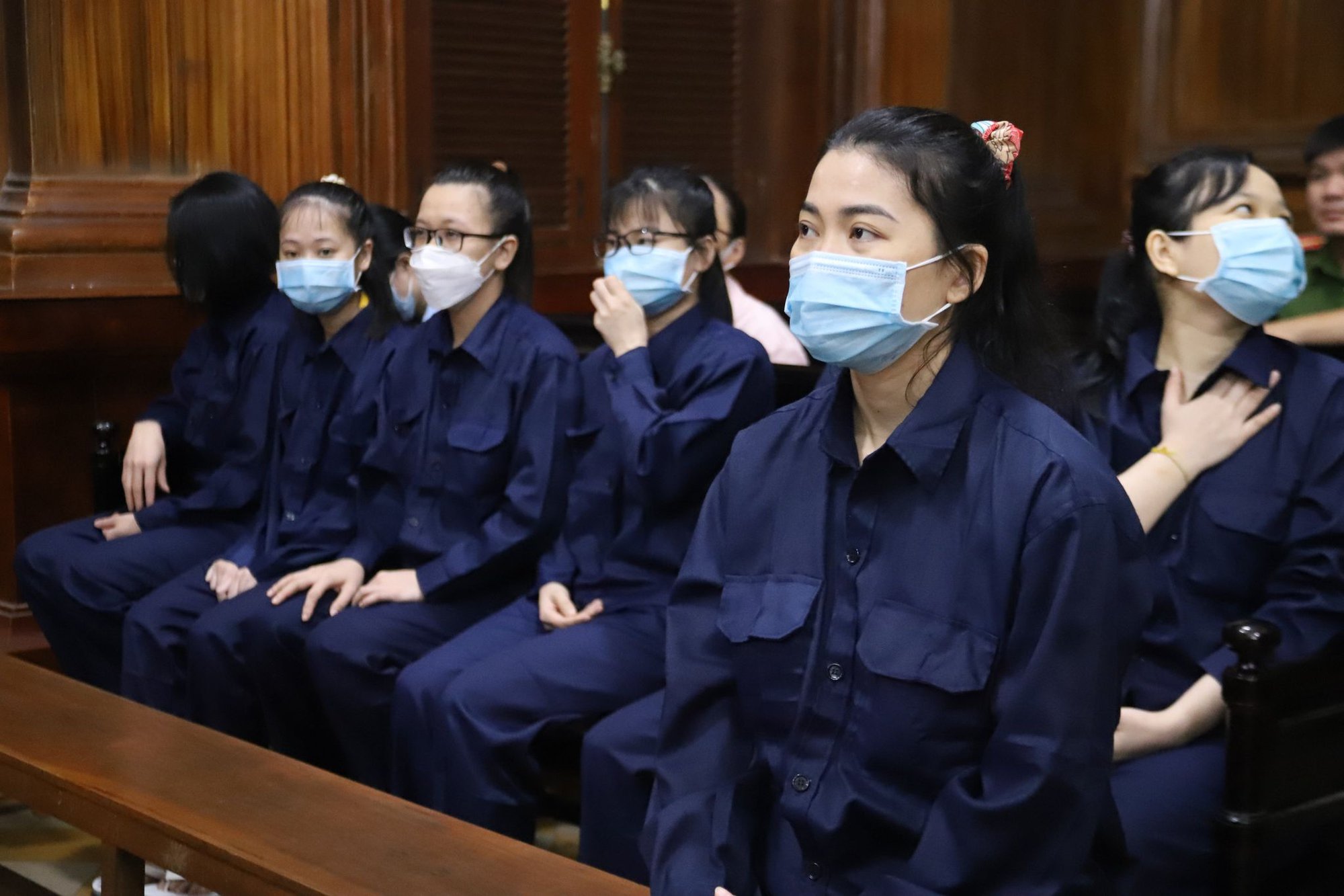 Hình ảnh Nguyễn Thái Luyện và đồng phạm trong ngày tuyên án đầu tiên - Ảnh 7.