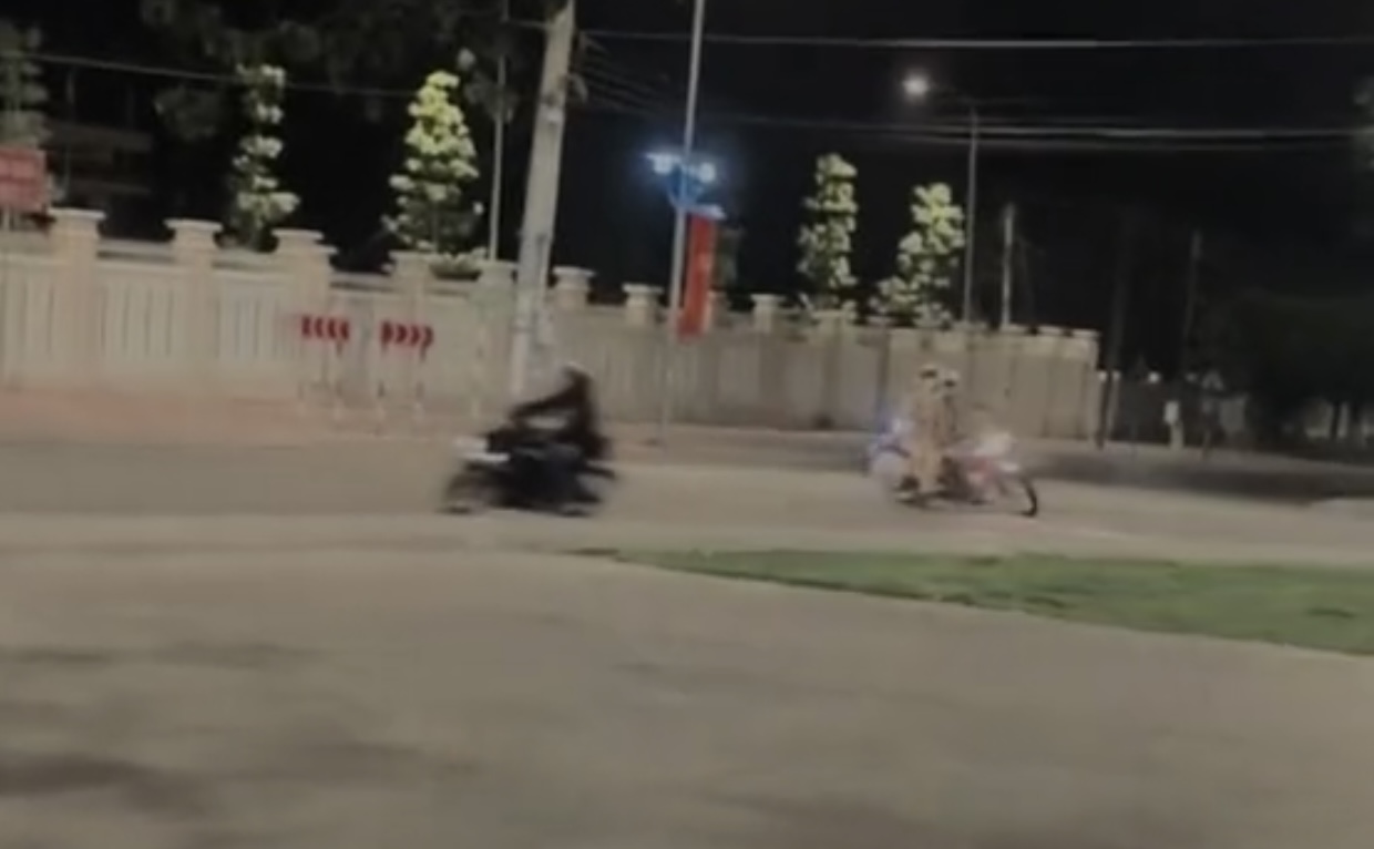 Khoe clip tăng tốc bỏ chạy khi CSGT kiểm tra, nam thanh niên bị công an mời làm việc